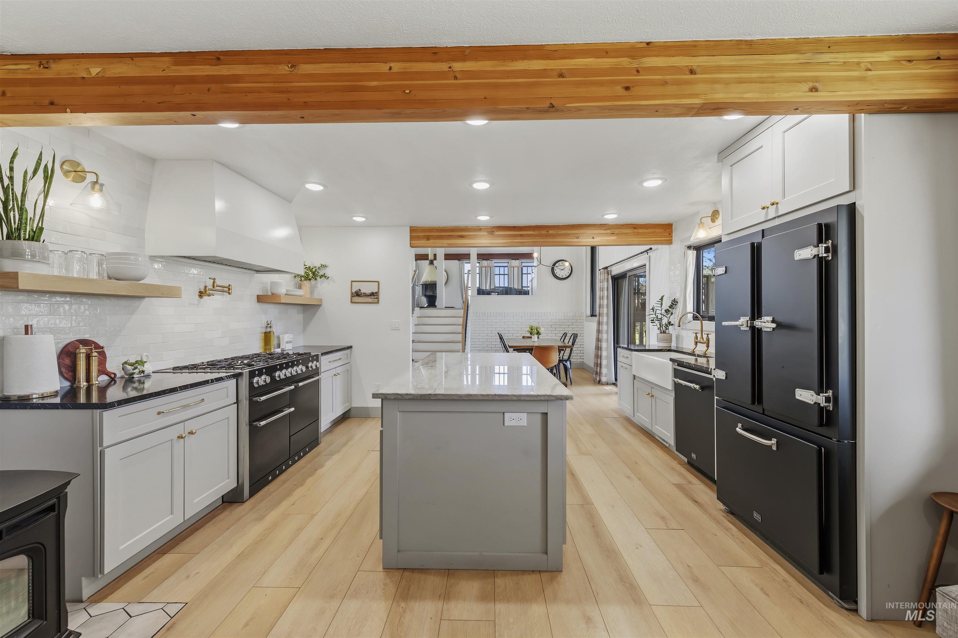 2700 N Plaza Rd, Emmett, Idaho 83617, 3 Bedrooms, 2.5 Bathrooms, Residential For Sale, Price $1,049,995,MLS 99000588