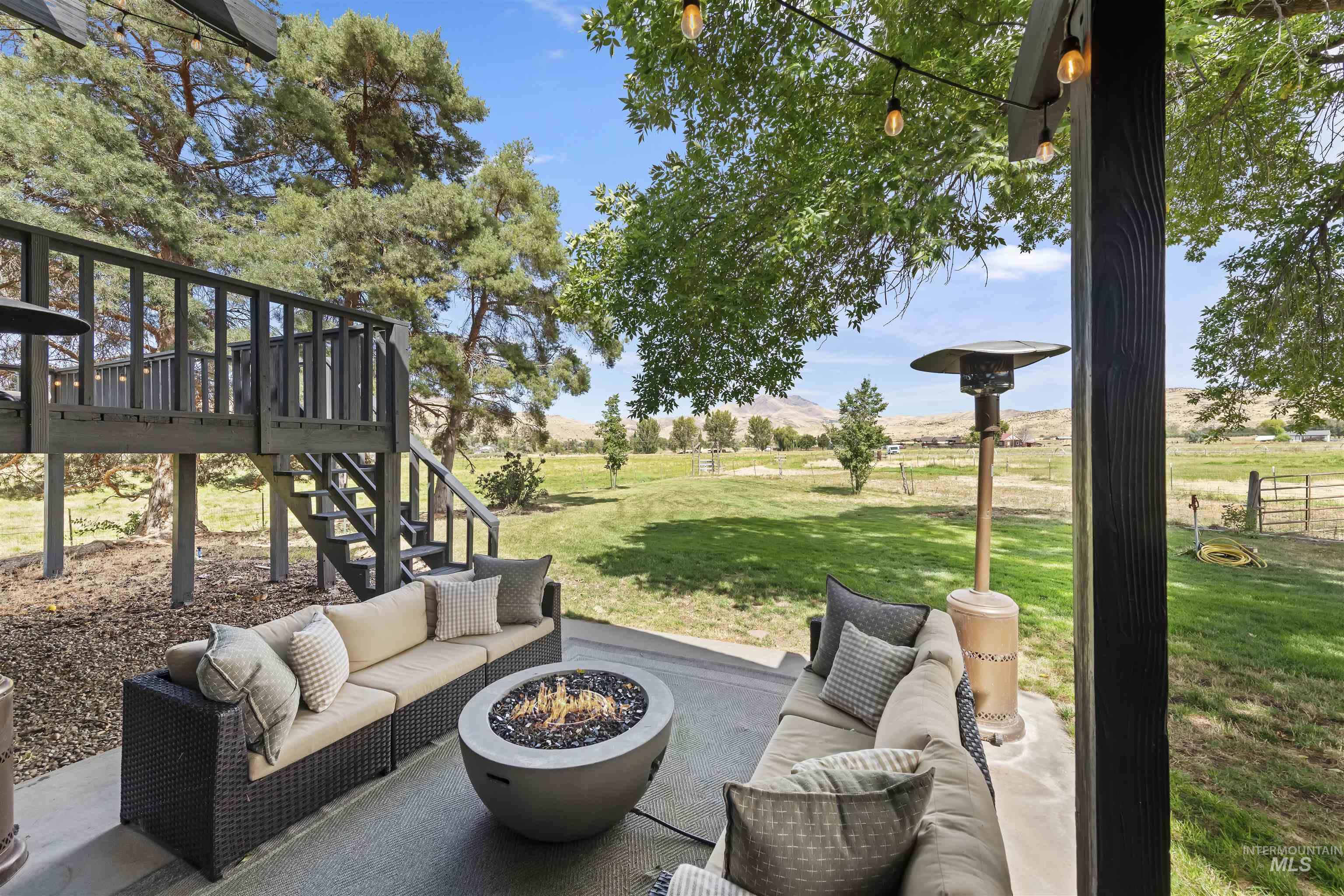 2700 N Plaza Rd, Emmett, Idaho 83617, 3 Bedrooms, 2.5 Bathrooms, Residential For Sale, Price $1,049,995,MLS 99000588
