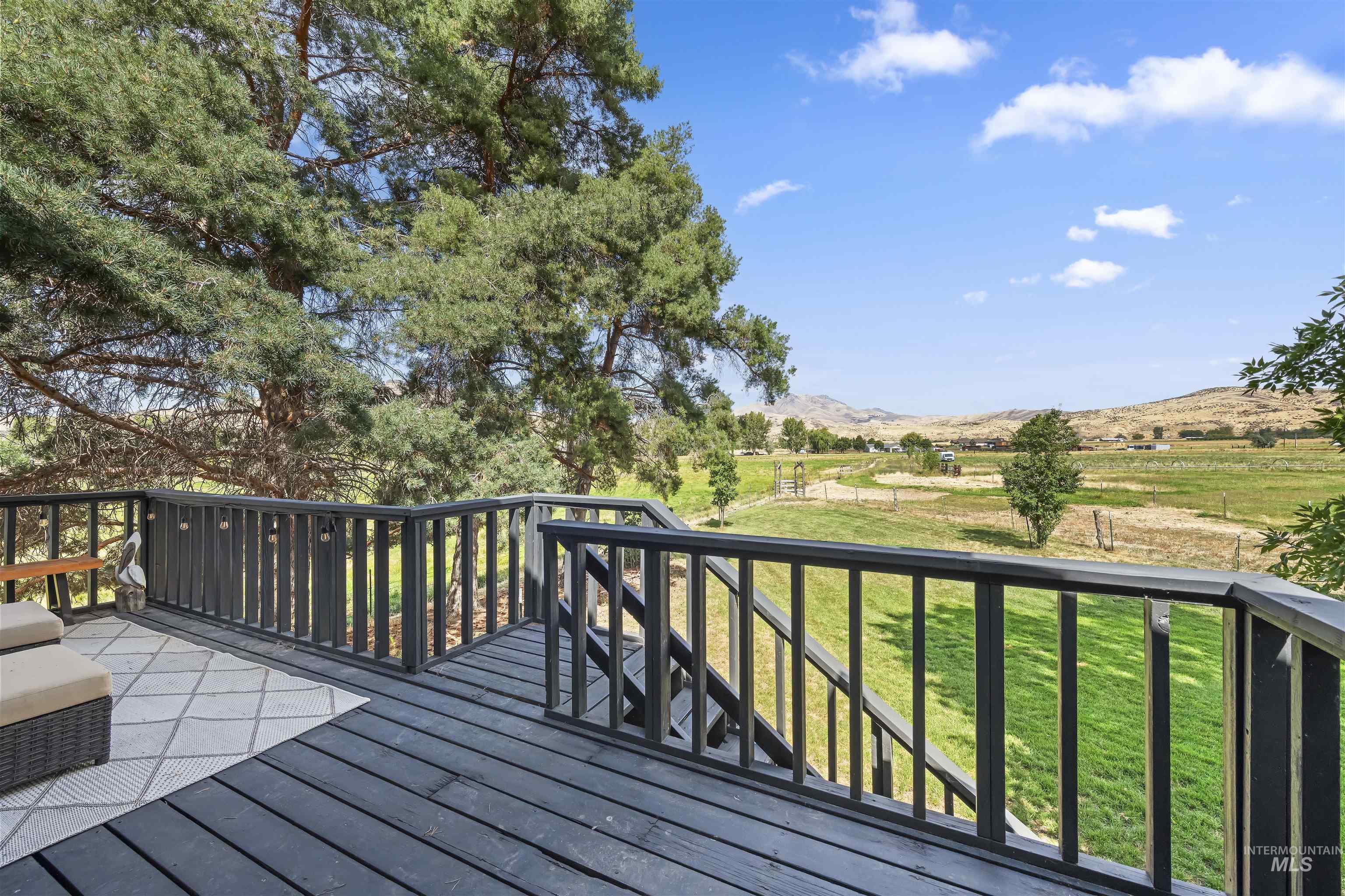 2700 N Plaza Rd, Emmett, Idaho 83617, 3 Bedrooms, 2.5 Bathrooms, Residential For Sale, Price $1,049,995,MLS 99000588