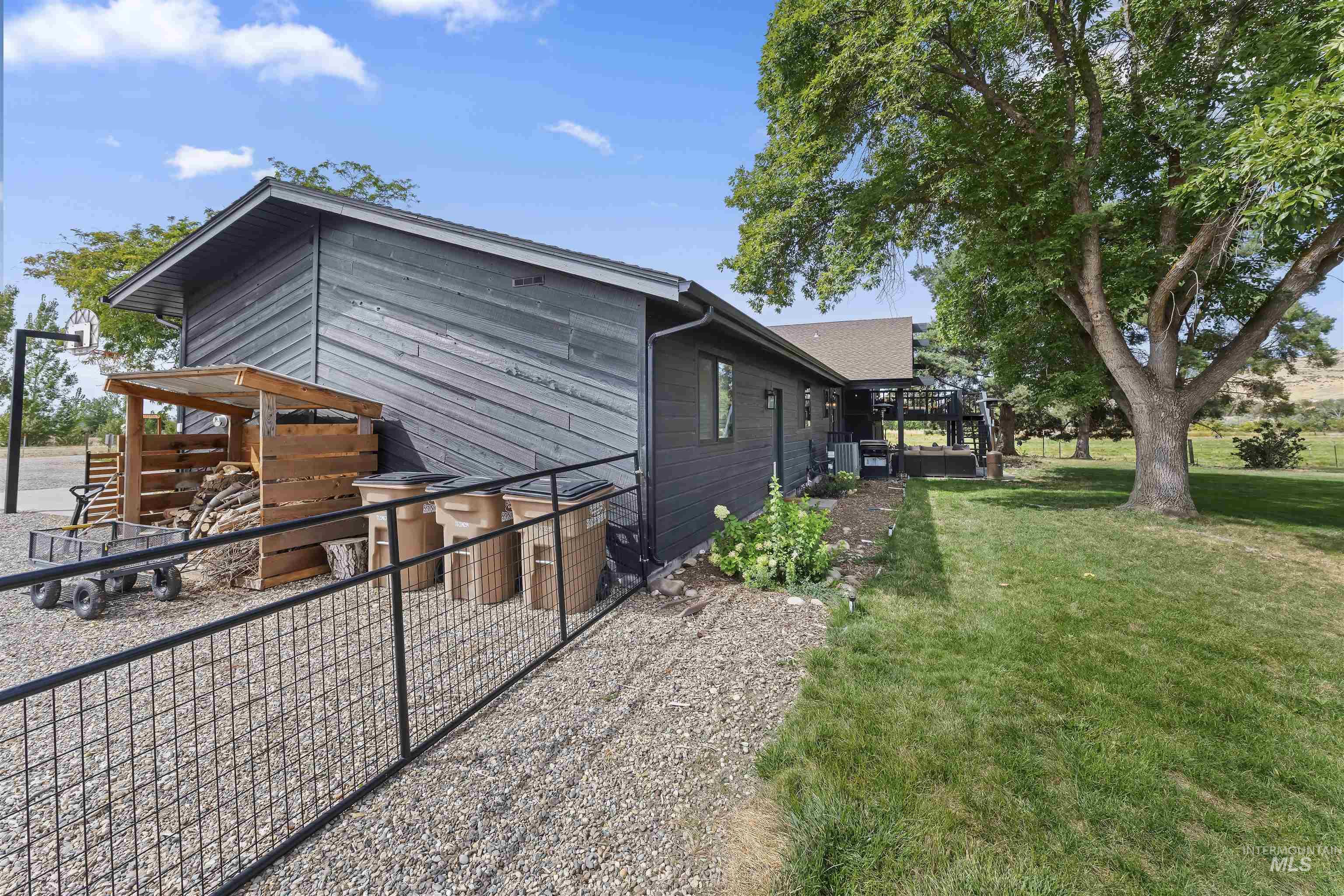 2700 N Plaza Rd, Emmett, Idaho 83617, 3 Bedrooms, 2.5 Bathrooms, Residential For Sale, Price $1,049,995,MLS 99000588