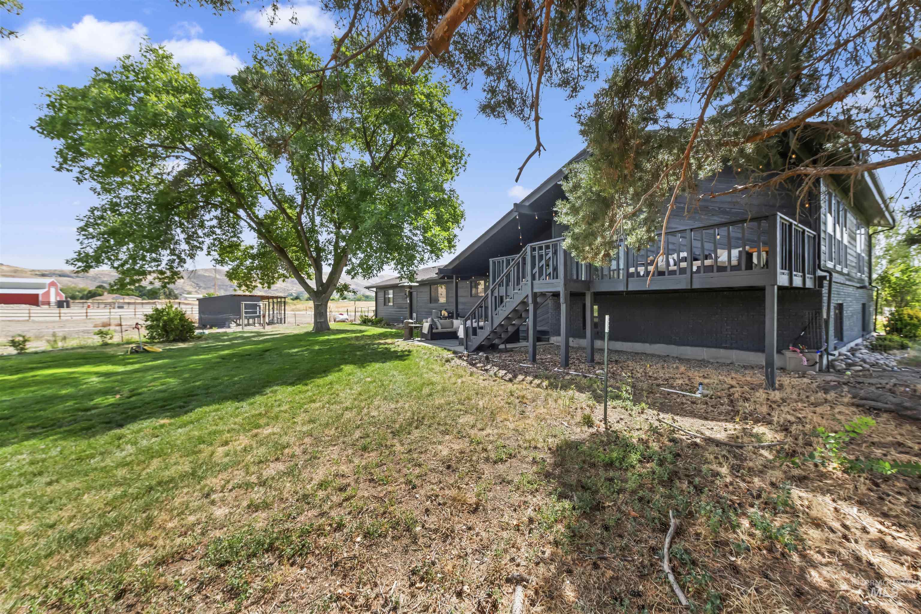 2700 N Plaza Rd, Emmett, Idaho 83617, 3 Bedrooms, 2.5 Bathrooms, Residential For Sale, Price $1,049,995,MLS 99000588