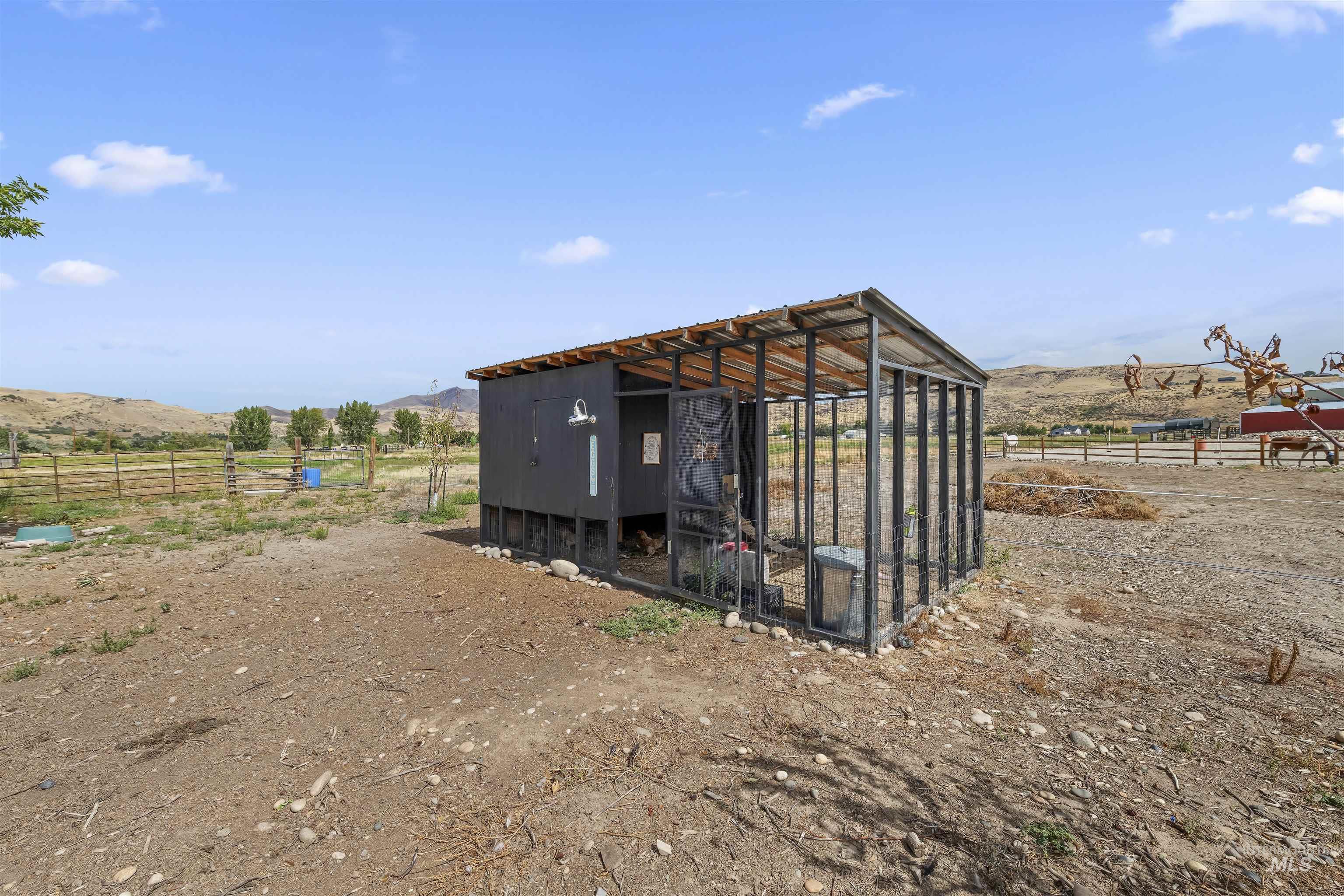2700 N Plaza Rd, Emmett, Idaho 83617, 3 Bedrooms, 2.5 Bathrooms, Residential For Sale, Price $1,049,995,MLS 99000588
