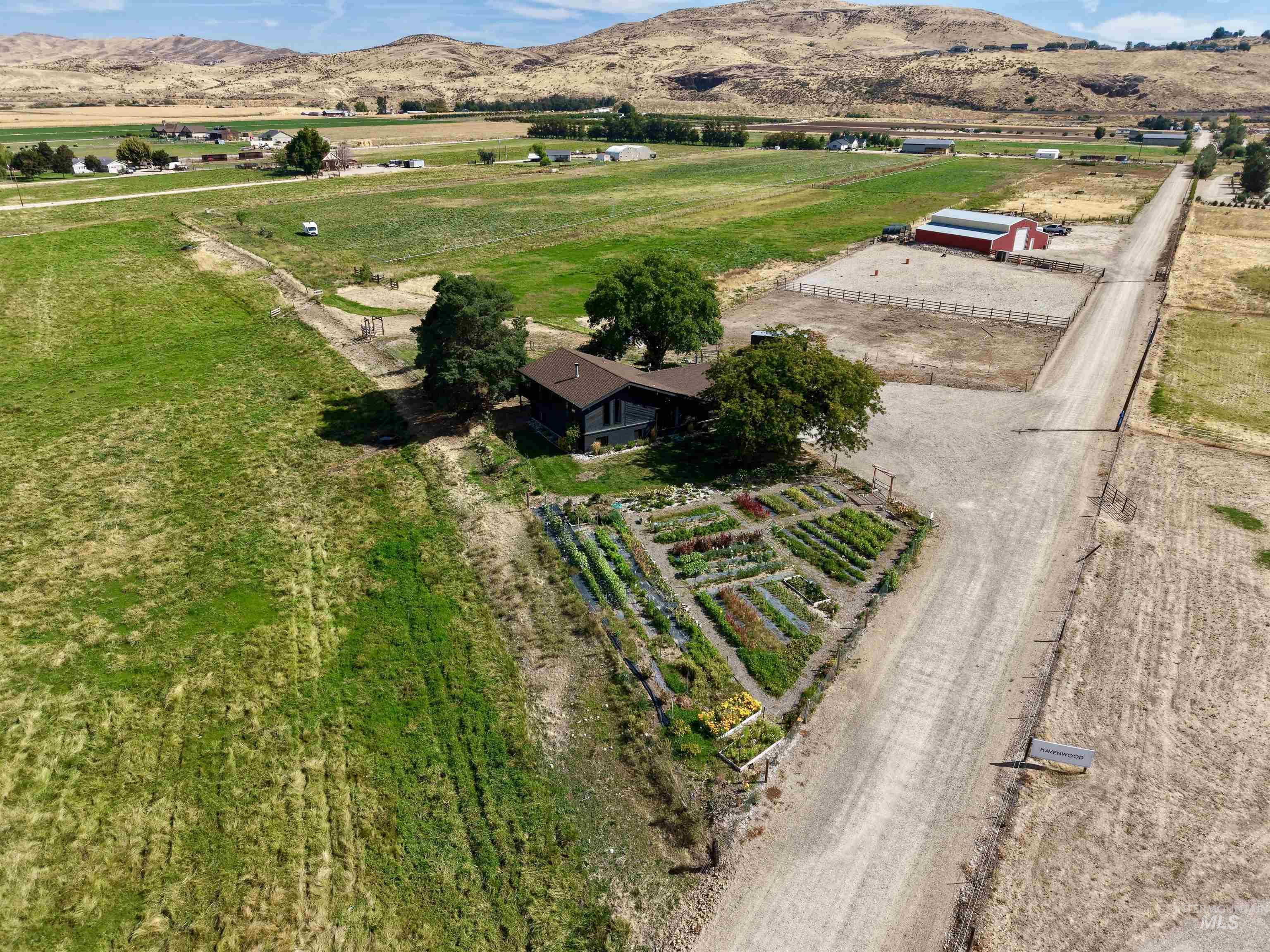 2700 N Plaza Rd, Emmett, Idaho 83617, 3 Bedrooms, 2.5 Bathrooms, Residential For Sale, Price $1,049,995,MLS 99000588