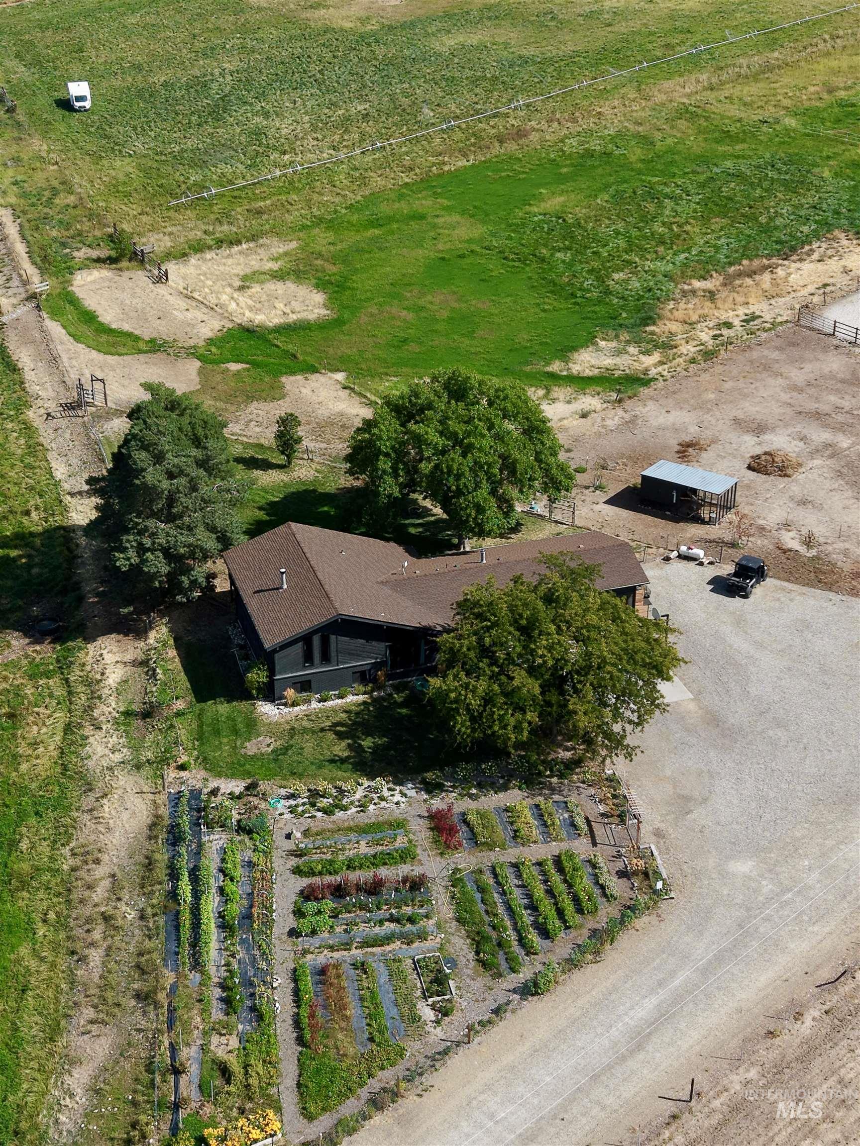 2700 N Plaza Rd, Emmett, Idaho 83617, 3 Bedrooms, 2.5 Bathrooms, Residential For Sale, Price $1,049,995,MLS 99000588