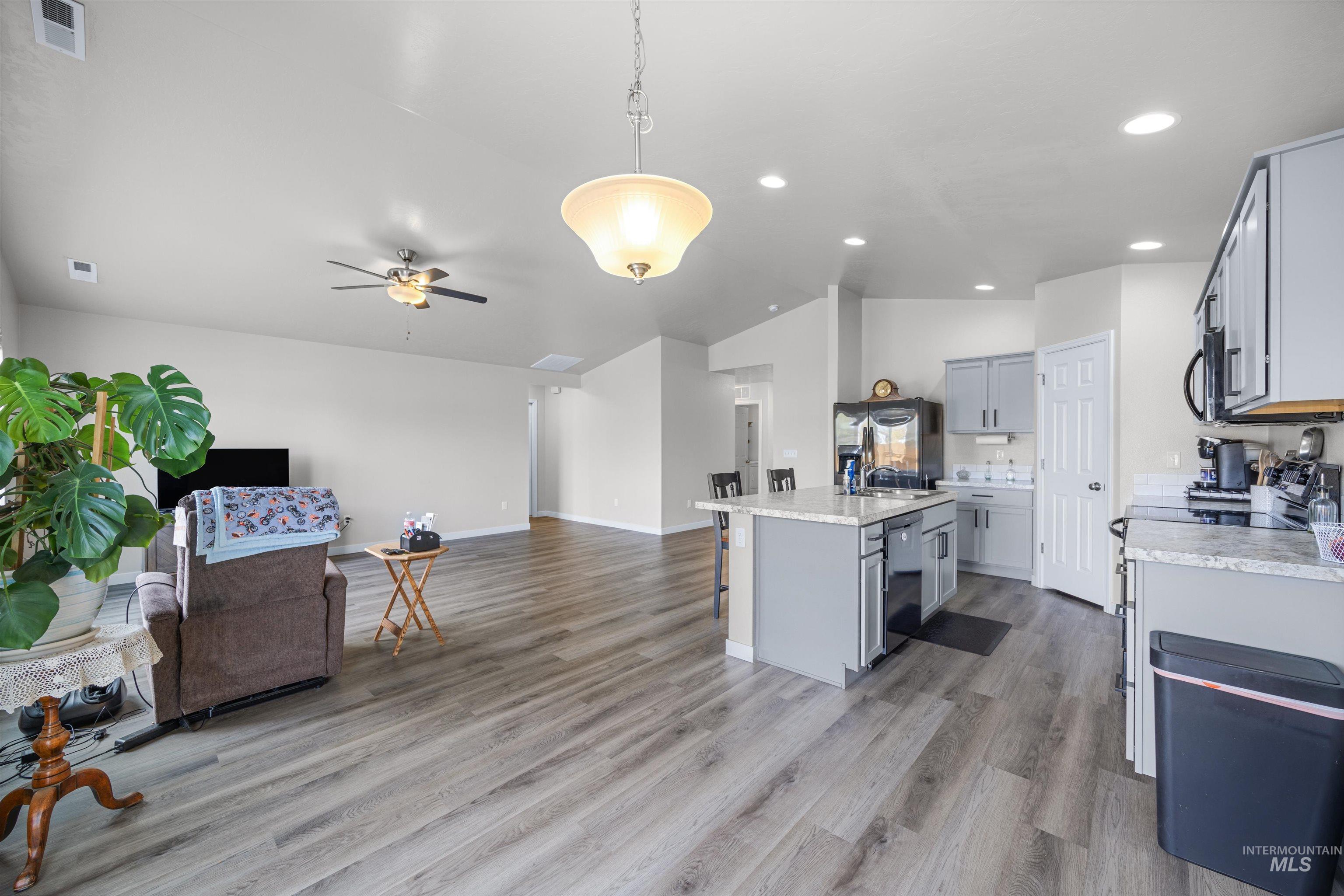 5515 Barkley Way, Caldwell, Idaho 83607, 4 Bedrooms, 2 Bathrooms, Residential For Sale, Price $424,968,MLS 99000670
