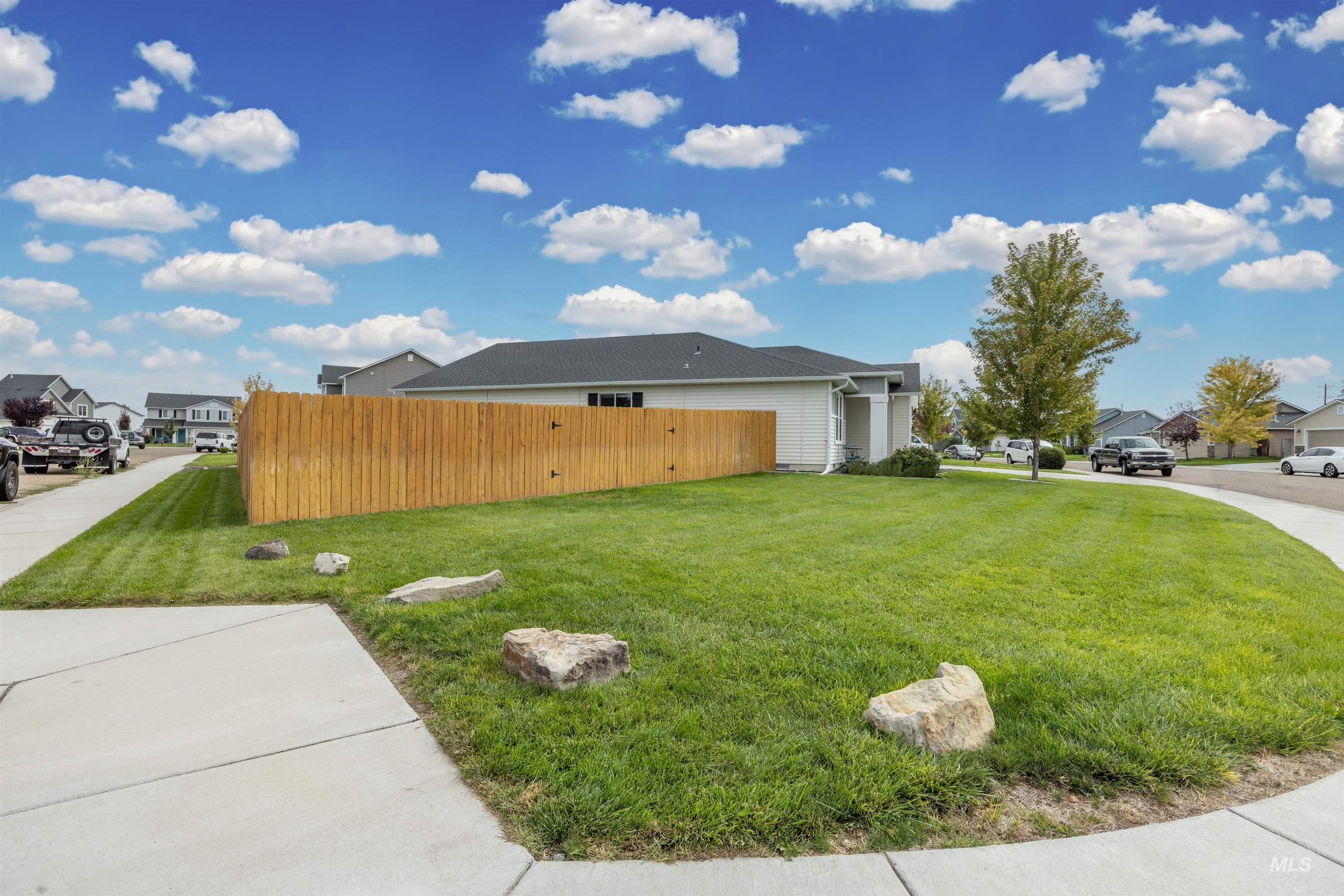 5515 Barkley Way, Caldwell, Idaho 83607, 4 Bedrooms, 2 Bathrooms, Residential For Sale, Price $424,968,MLS 99000670