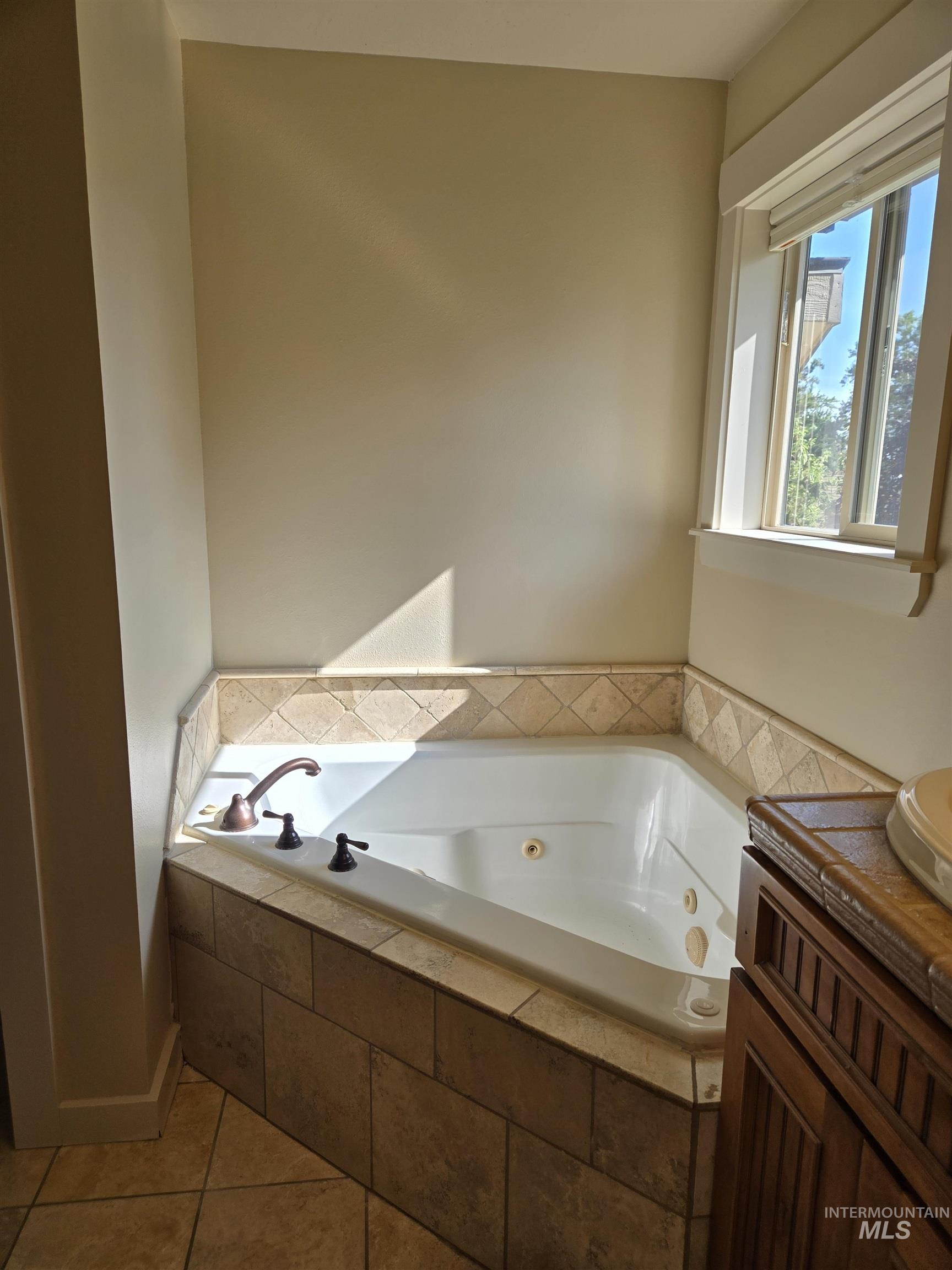 296 Sycamore St, Fruitland, Idaho 83619, 4 Bedrooms, 2.5 Bathrooms, Residential For Sale, Price $575,000,MLS 99000675