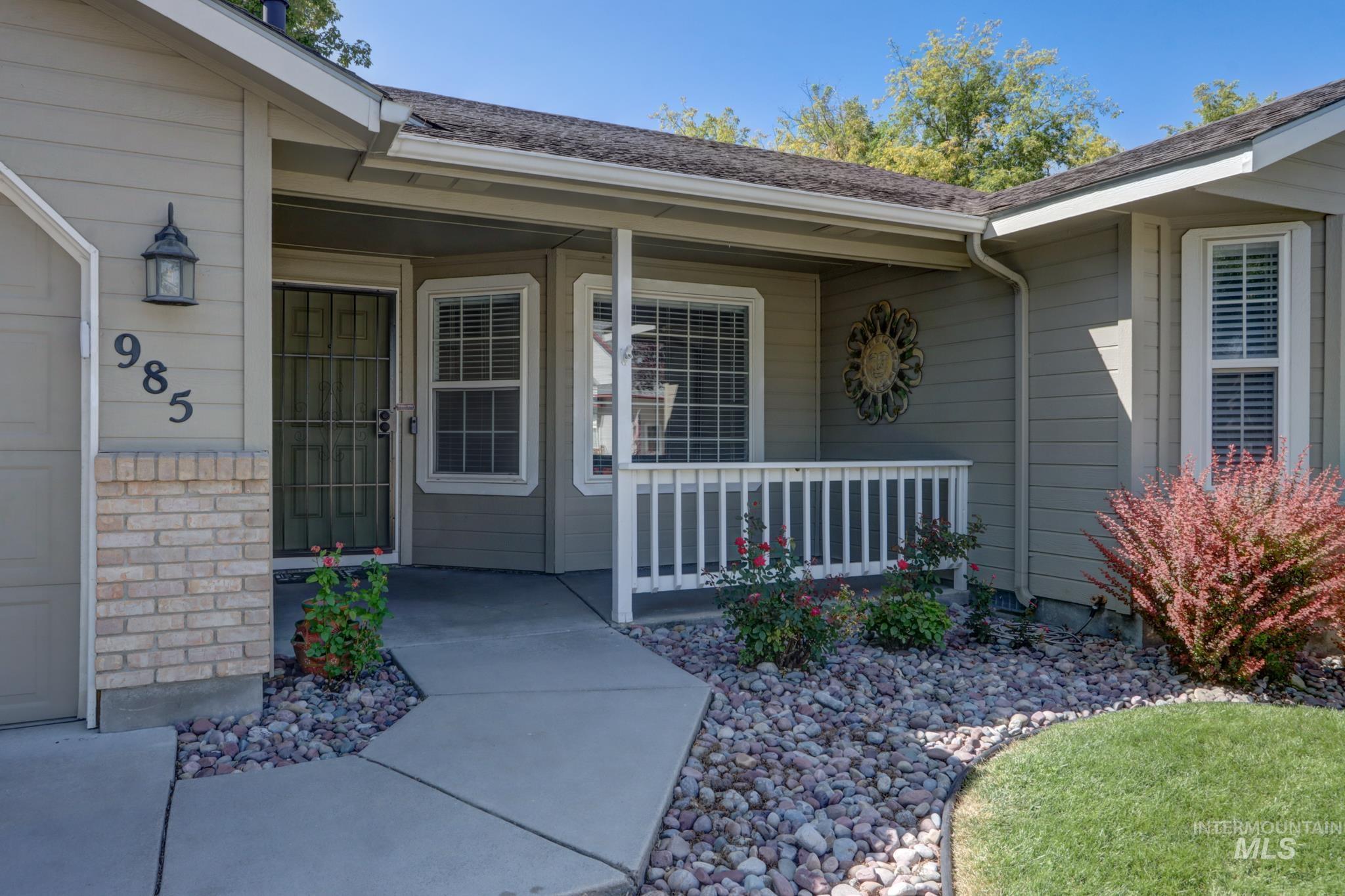 985 W Greenhead St, Meridian, Idaho 83642, 4 Bedrooms, 2 Bathrooms, Residential For Sale, Price $450,000,MLS 99000679