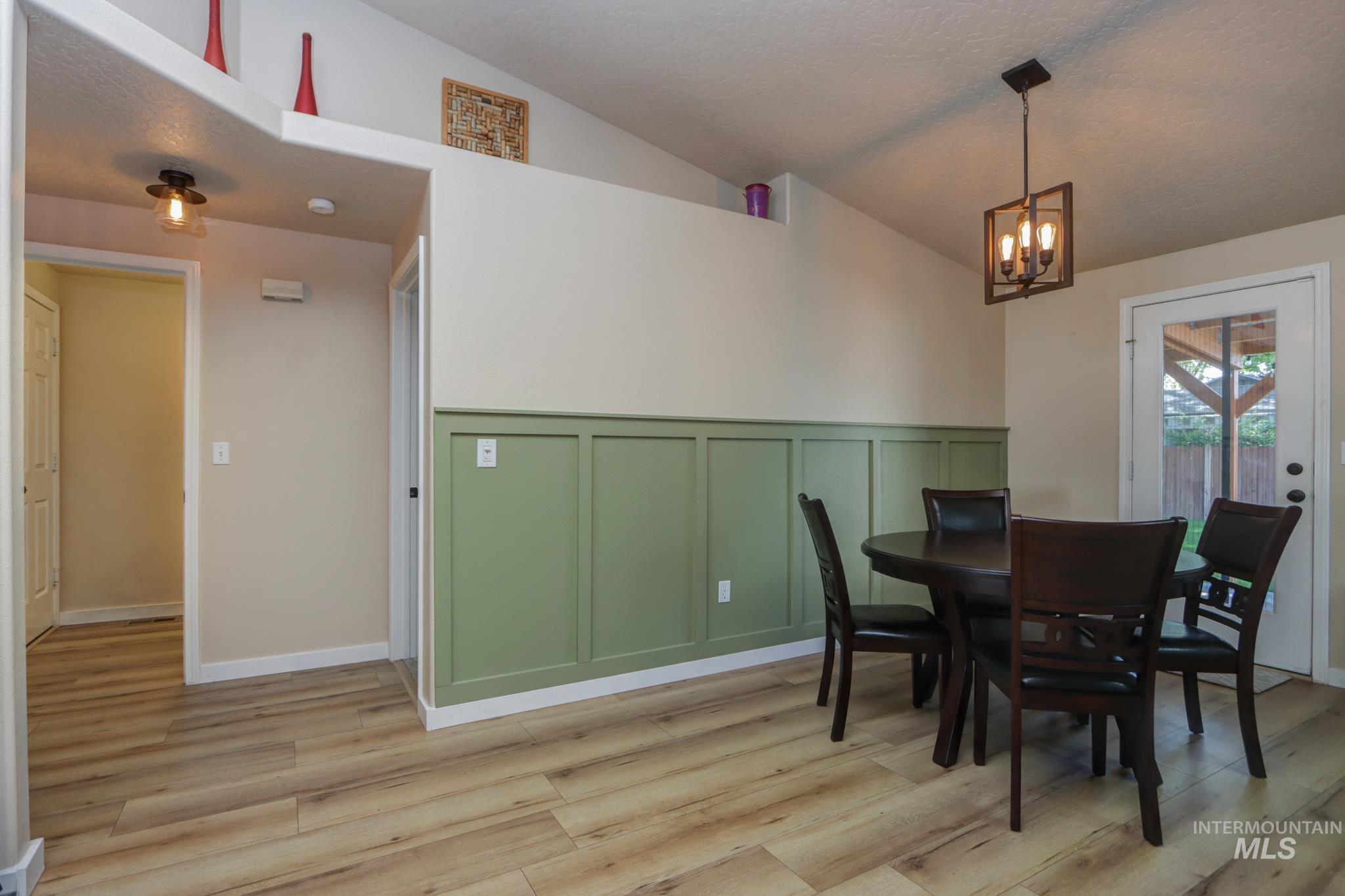 985 W Greenhead St, Meridian, Idaho 83642, 4 Bedrooms, 2 Bathrooms, Residential For Sale, Price $450,000,MLS 99000679