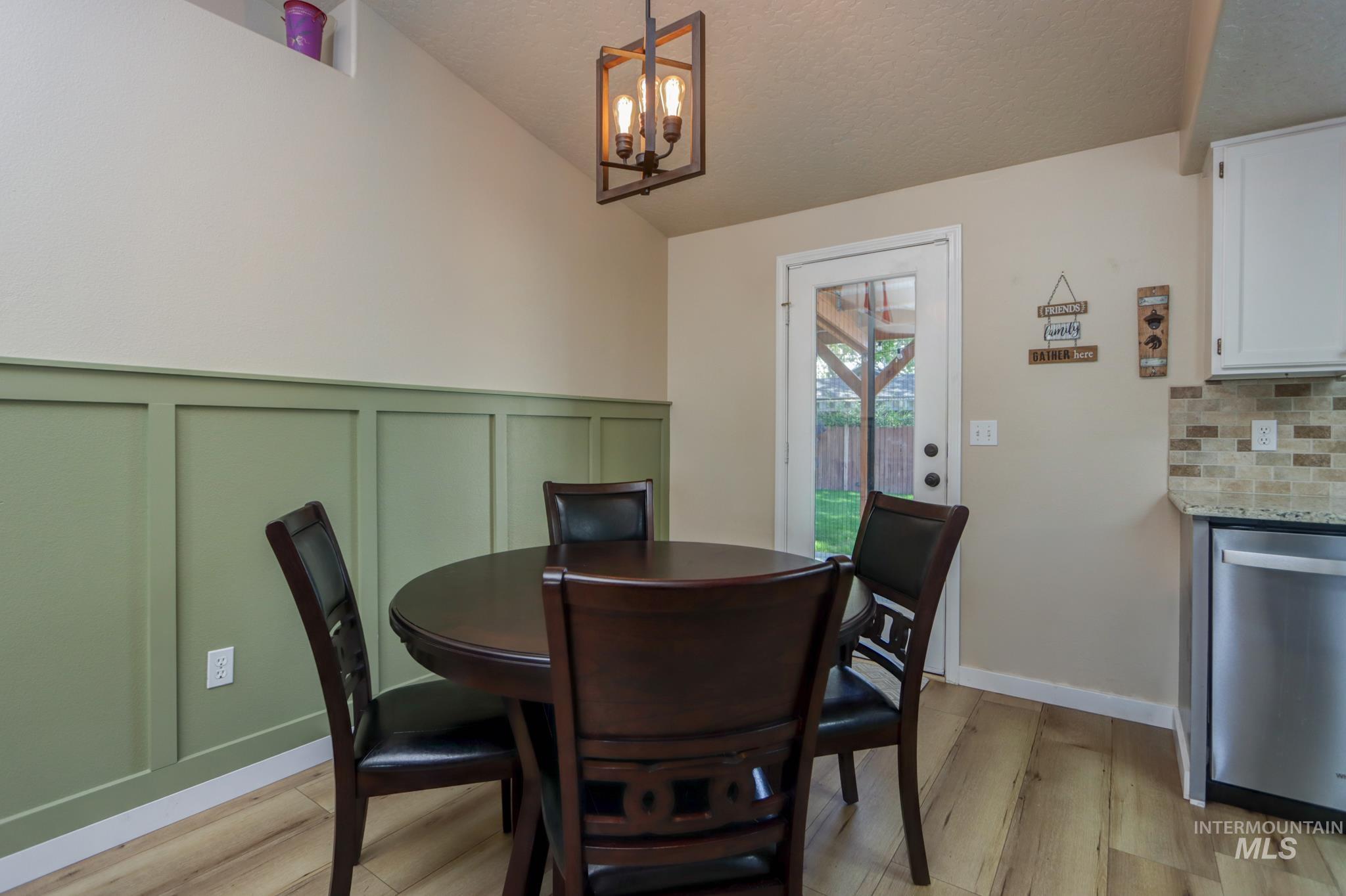 985 W Greenhead St, Meridian, Idaho 83642, 4 Bedrooms, 2 Bathrooms, Residential For Sale, Price $450,000,MLS 99000679