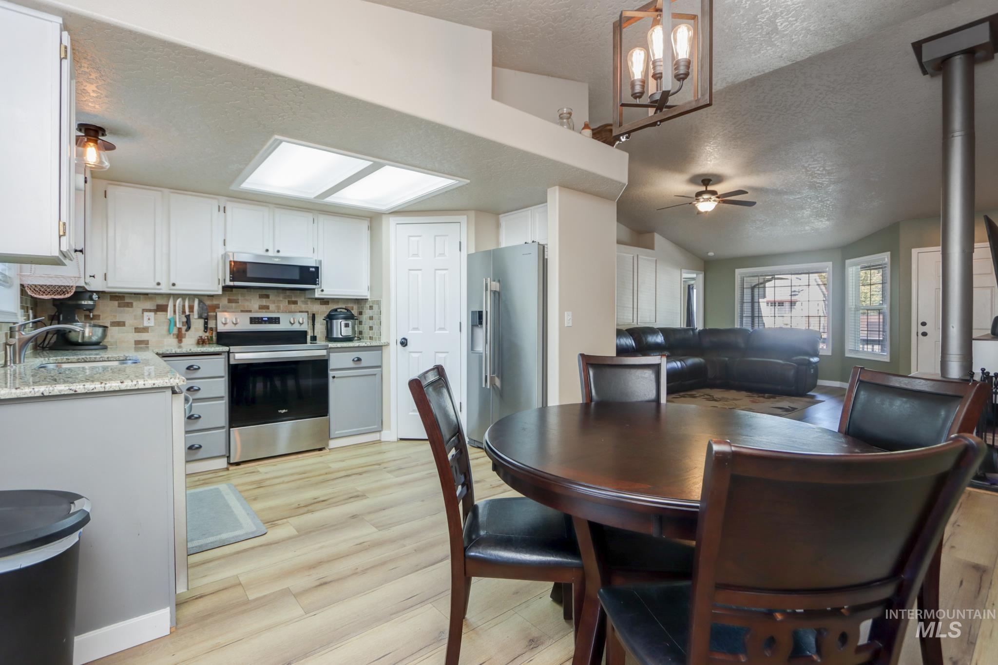 985 W Greenhead St, Meridian, Idaho 83642, 4 Bedrooms, 2 Bathrooms, Residential For Sale, Price $450,000,MLS 99000679