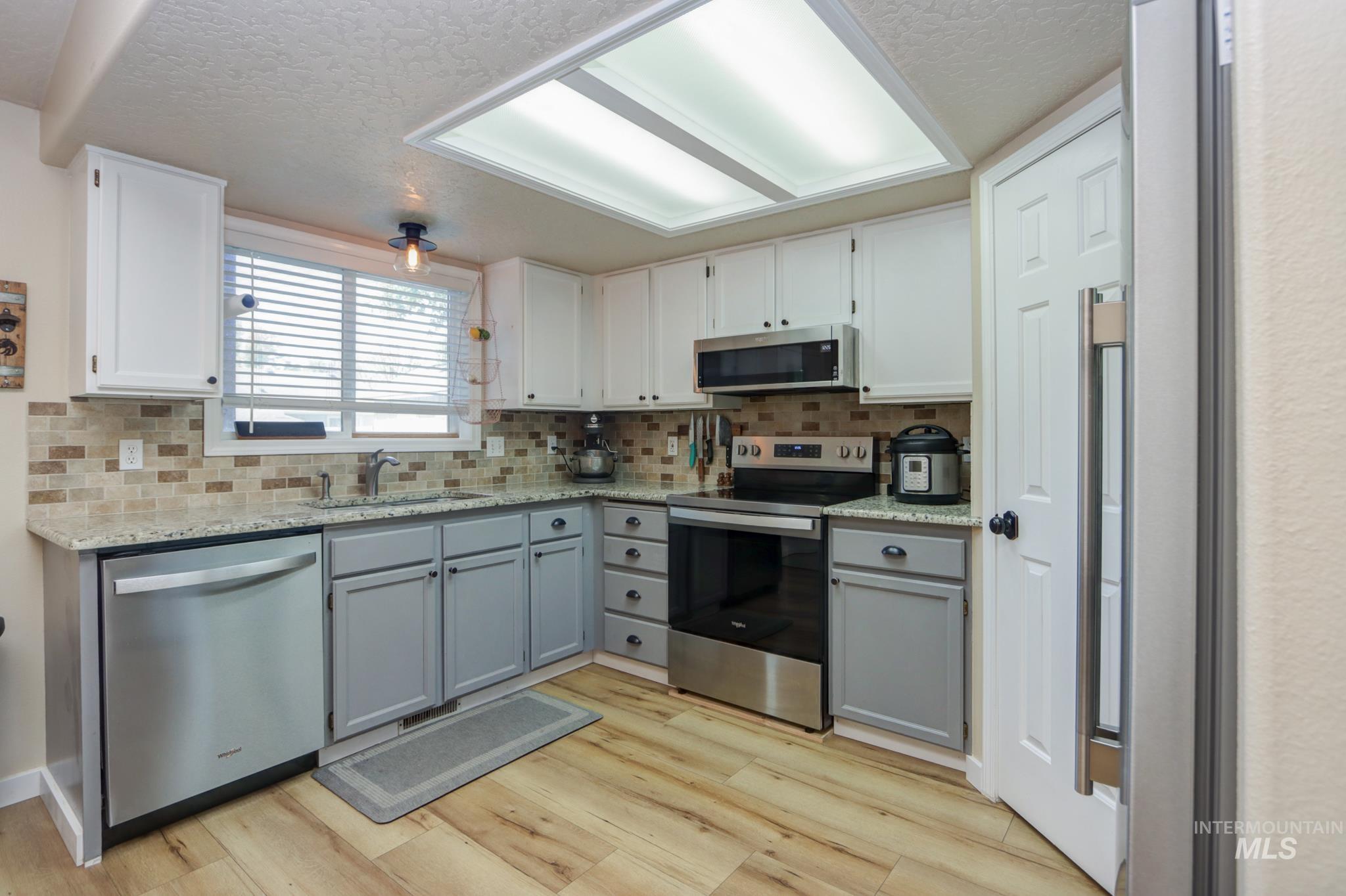 985 W Greenhead St, Meridian, Idaho 83642, 4 Bedrooms, 2 Bathrooms, Residential For Sale, Price $450,000,MLS 99000679