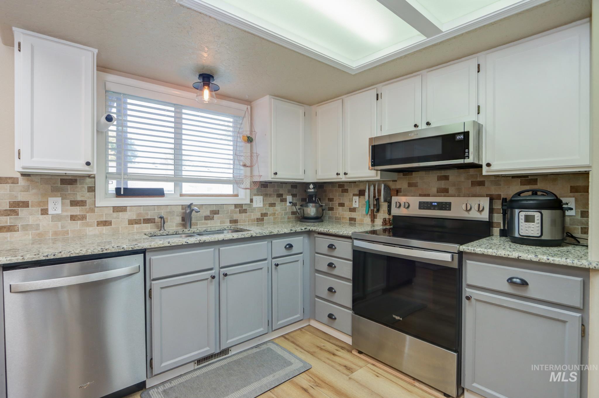 985 W Greenhead St, Meridian, Idaho 83642, 4 Bedrooms, 2 Bathrooms, Residential For Sale, Price $450,000,MLS 99000679