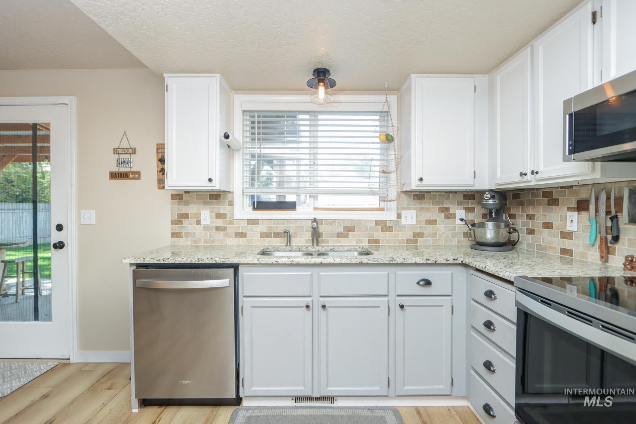 985 W Greenhead St, Meridian, Idaho 83642, 4 Bedrooms, 2 Bathrooms, Residential For Sale, Price $450,000,MLS 99000679
