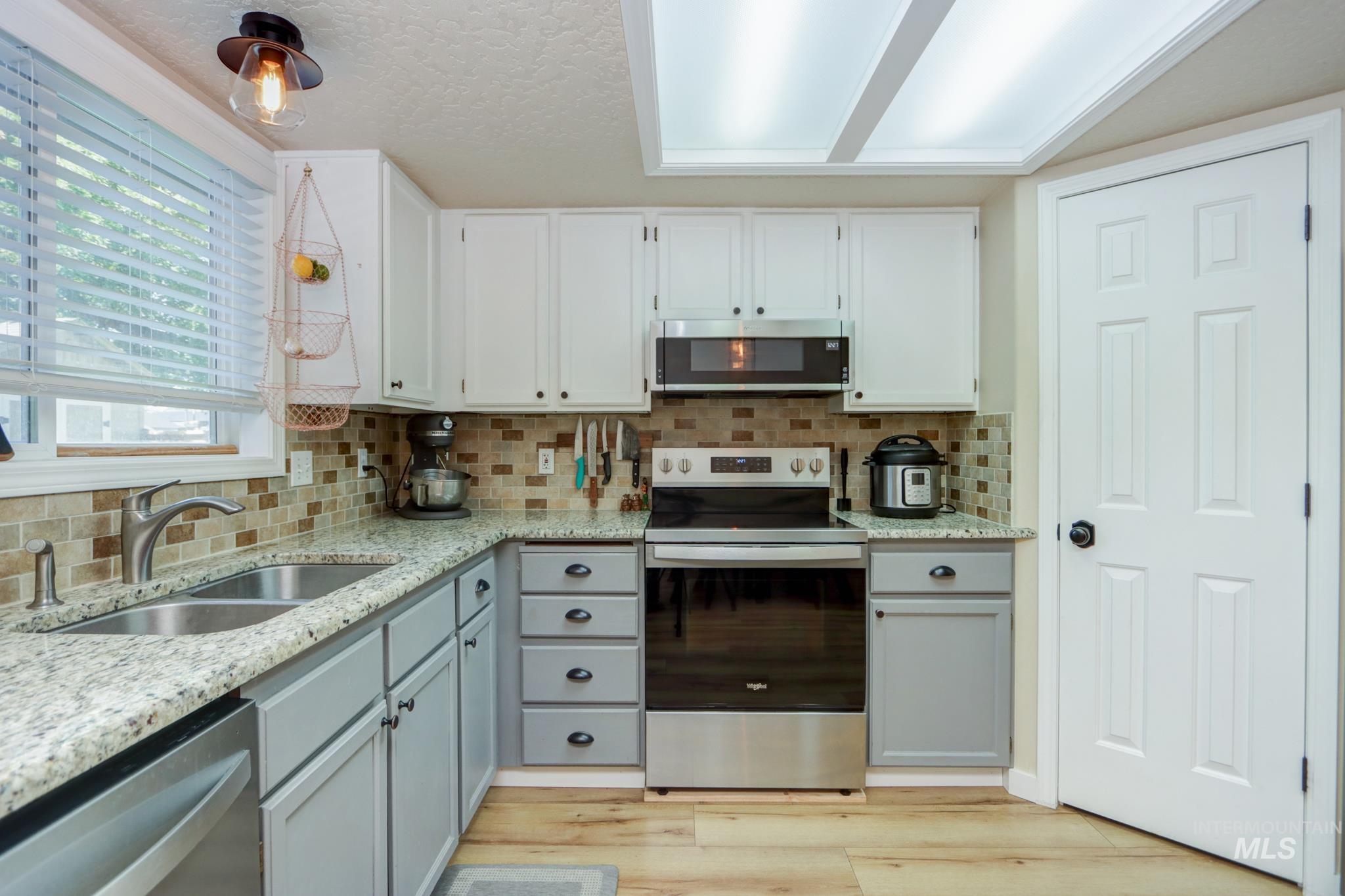 985 W Greenhead St, Meridian, Idaho 83642, 4 Bedrooms, 2 Bathrooms, Residential For Sale, Price $450,000,MLS 99000679