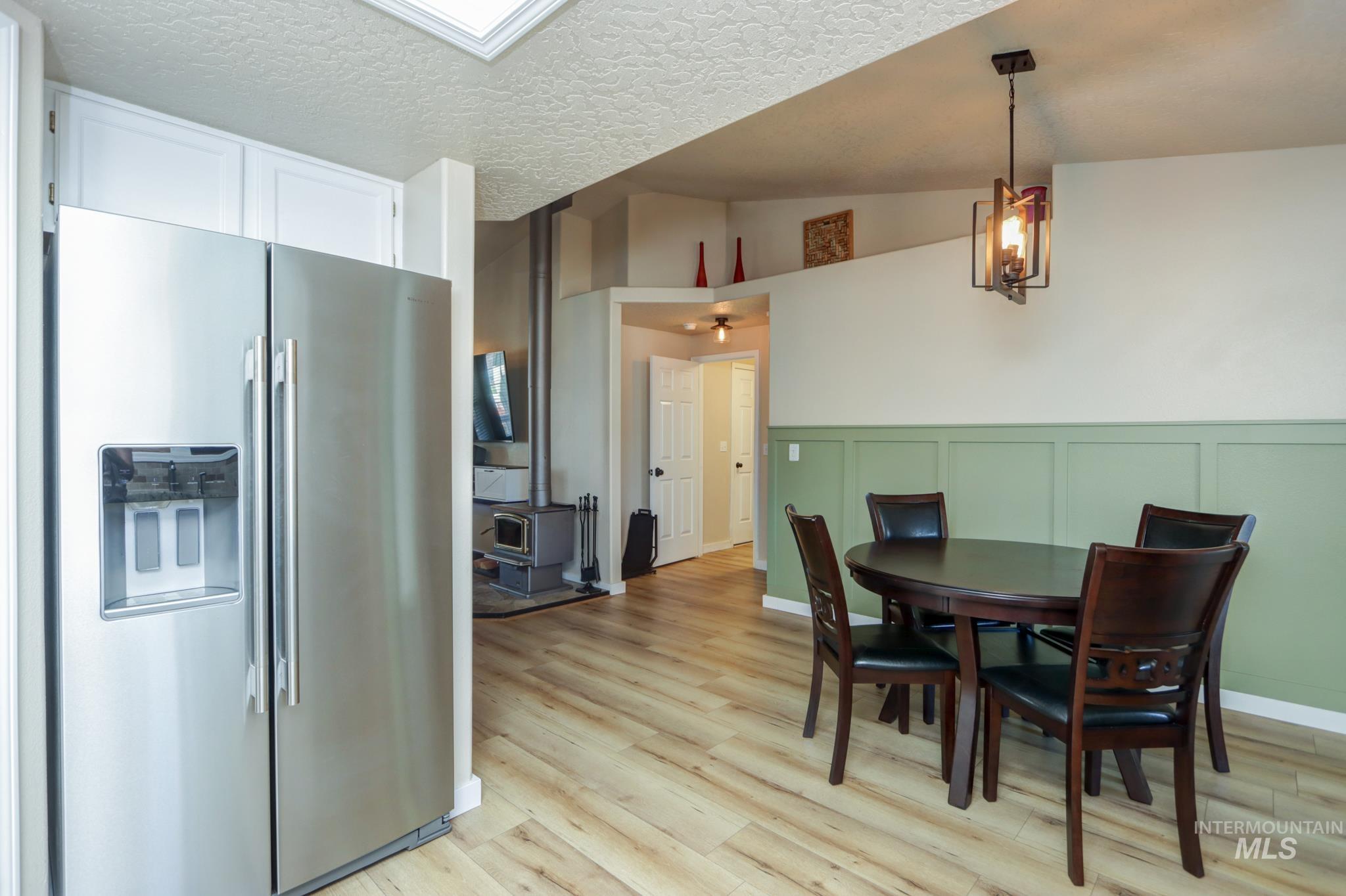 985 W Greenhead St, Meridian, Idaho 83642, 4 Bedrooms, 2 Bathrooms, Residential For Sale, Price $450,000,MLS 99000679