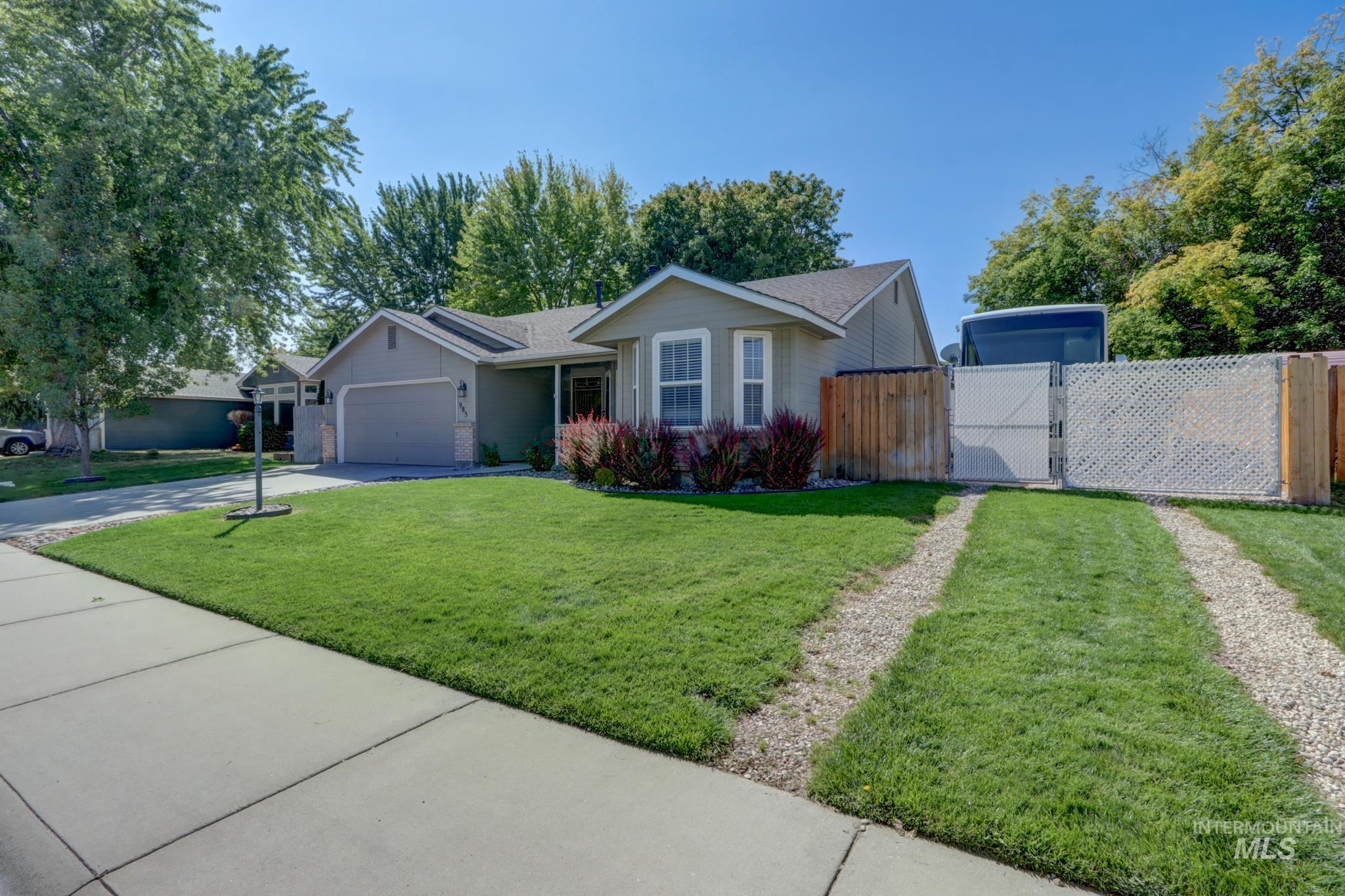 985 W Greenhead St, Meridian, Idaho 83642, 4 Bedrooms, 2 Bathrooms, Residential For Sale, Price $450,000,MLS 99000679