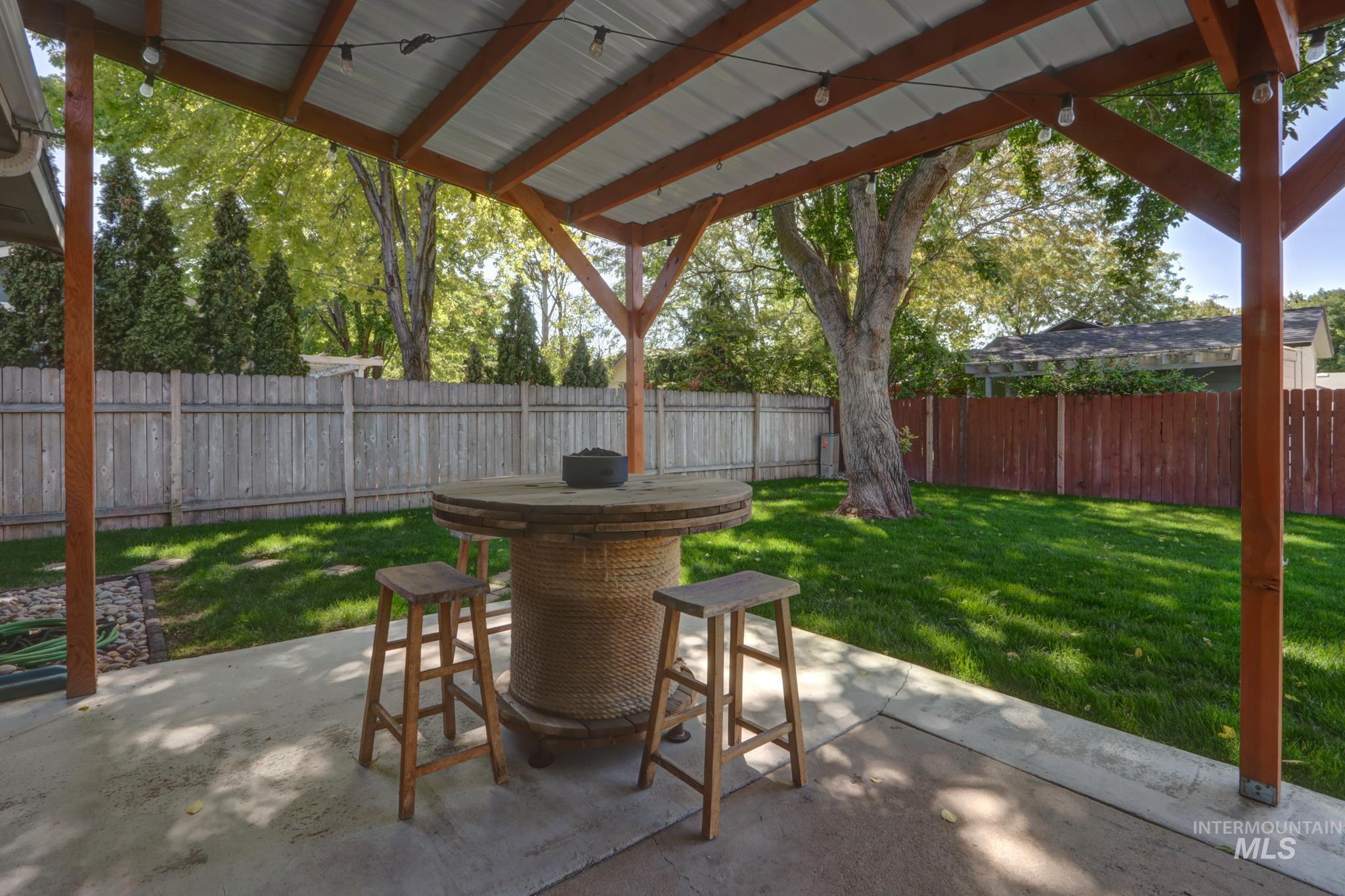 985 W Greenhead St, Meridian, Idaho 83642, 4 Bedrooms, 2 Bathrooms, Residential For Sale, Price $450,000,MLS 99000679