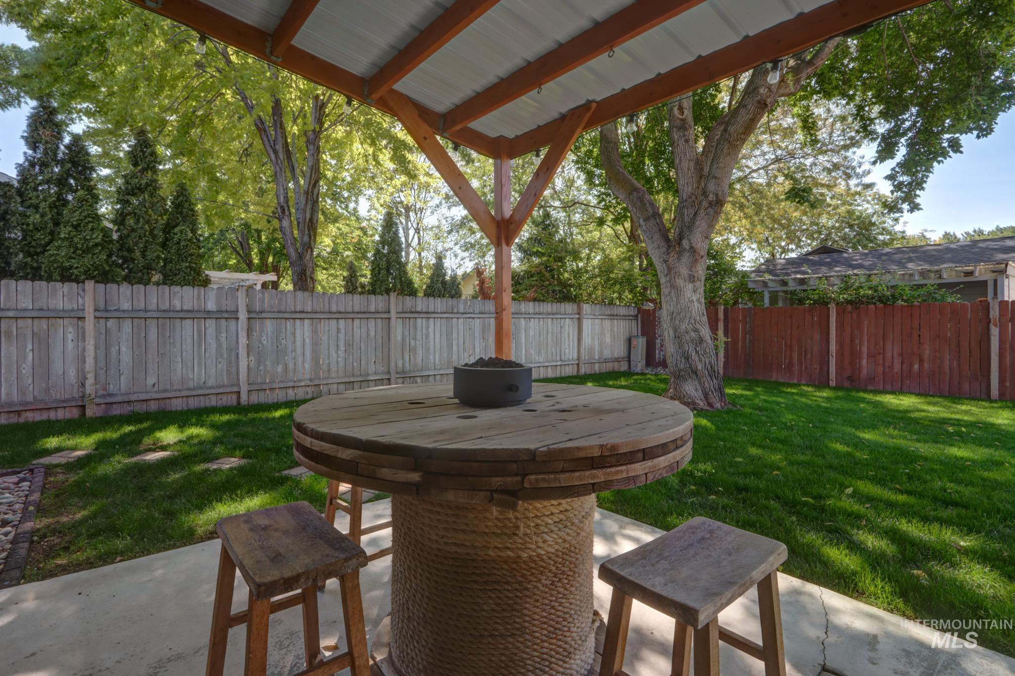 985 W Greenhead St, Meridian, Idaho 83642, 4 Bedrooms, 2 Bathrooms, Residential For Sale, Price $450,000,MLS 99000679