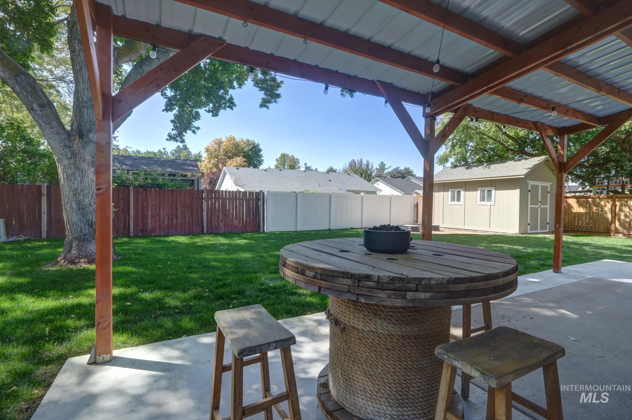985 W Greenhead St, Meridian, Idaho 83642, 4 Bedrooms, 2 Bathrooms, Residential For Sale, Price $450,000,MLS 99000679
