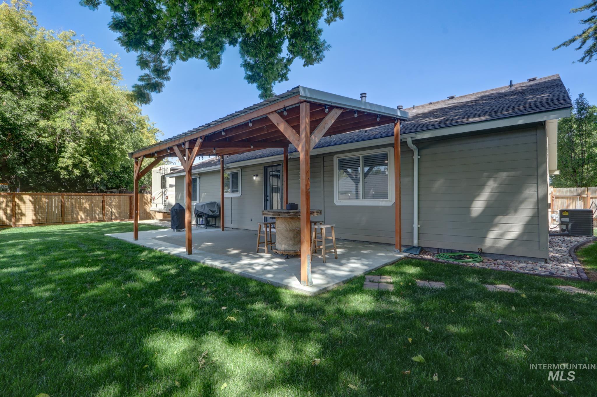 985 W Greenhead St, Meridian, Idaho 83642, 4 Bedrooms, 2 Bathrooms, Residential For Sale, Price $450,000,MLS 99000679