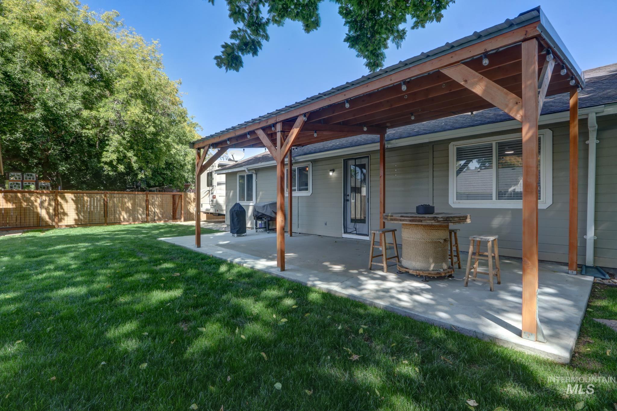 985 W Greenhead St, Meridian, Idaho 83642, 4 Bedrooms, 2 Bathrooms, Residential For Sale, Price $450,000,MLS 99000679