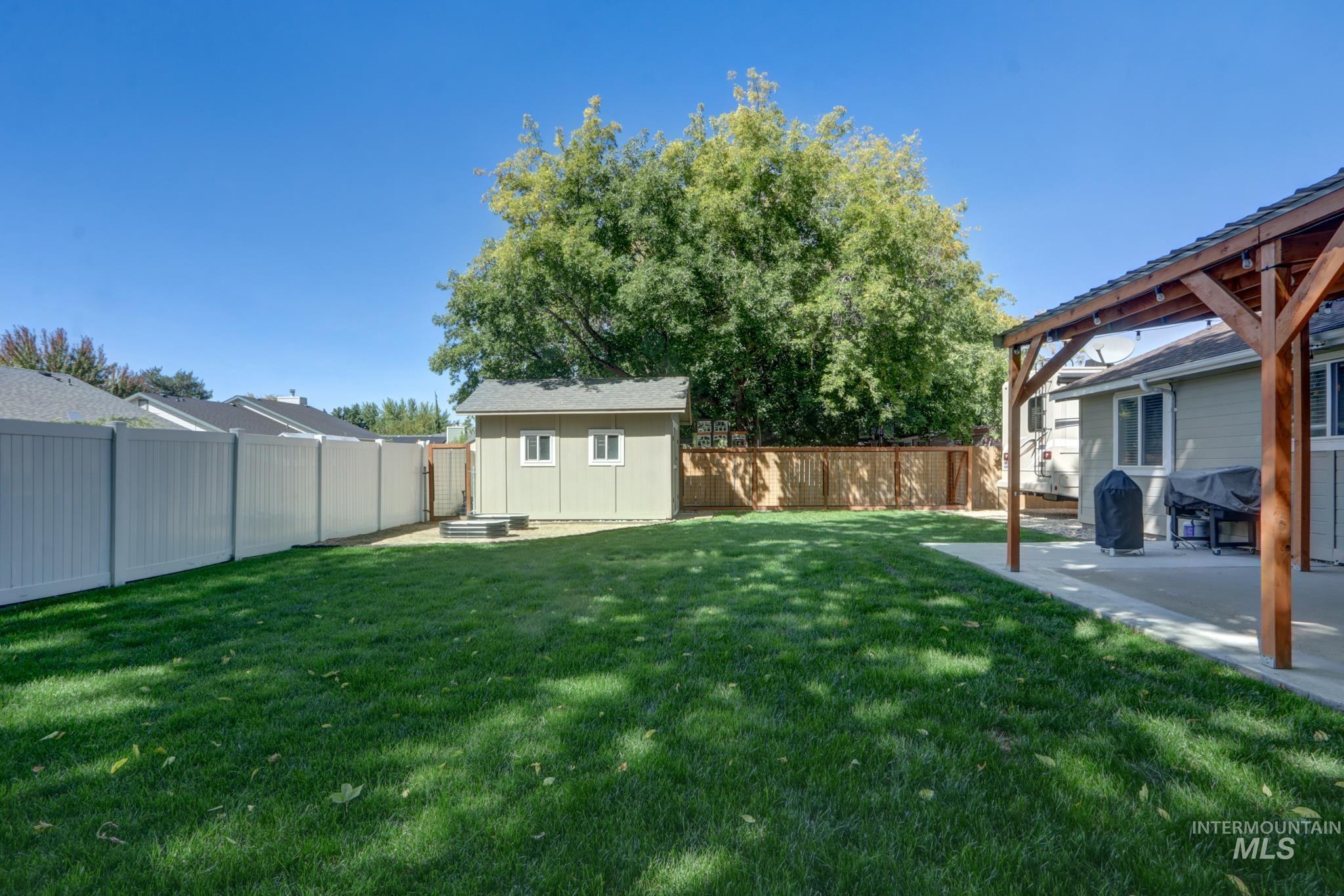 985 W Greenhead St, Meridian, Idaho 83642, 4 Bedrooms, 2 Bathrooms, Residential For Sale, Price $450,000,MLS 99000679