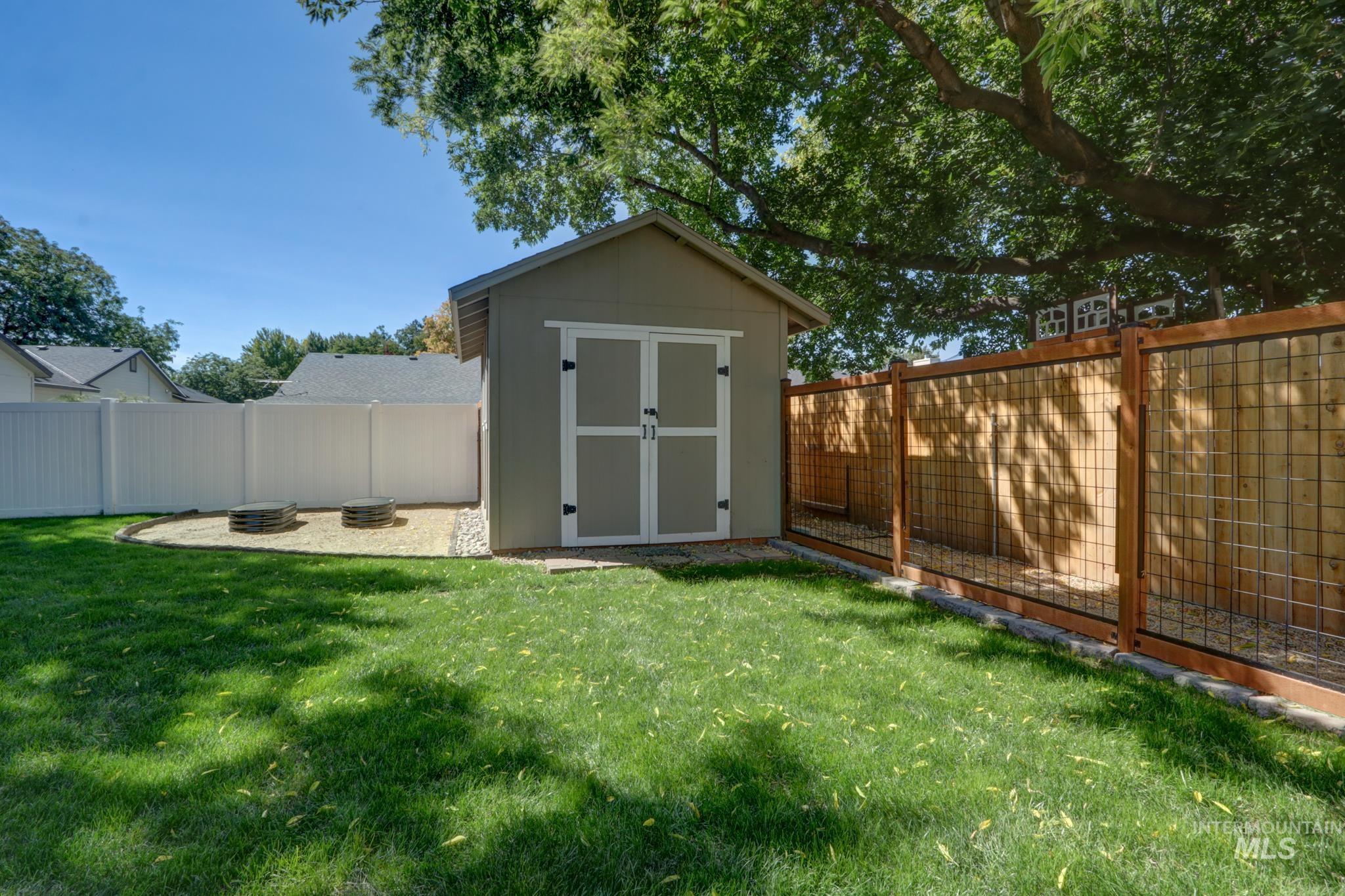 985 W Greenhead St, Meridian, Idaho 83642, 4 Bedrooms, 2 Bathrooms, Residential For Sale, Price $450,000,MLS 99000679