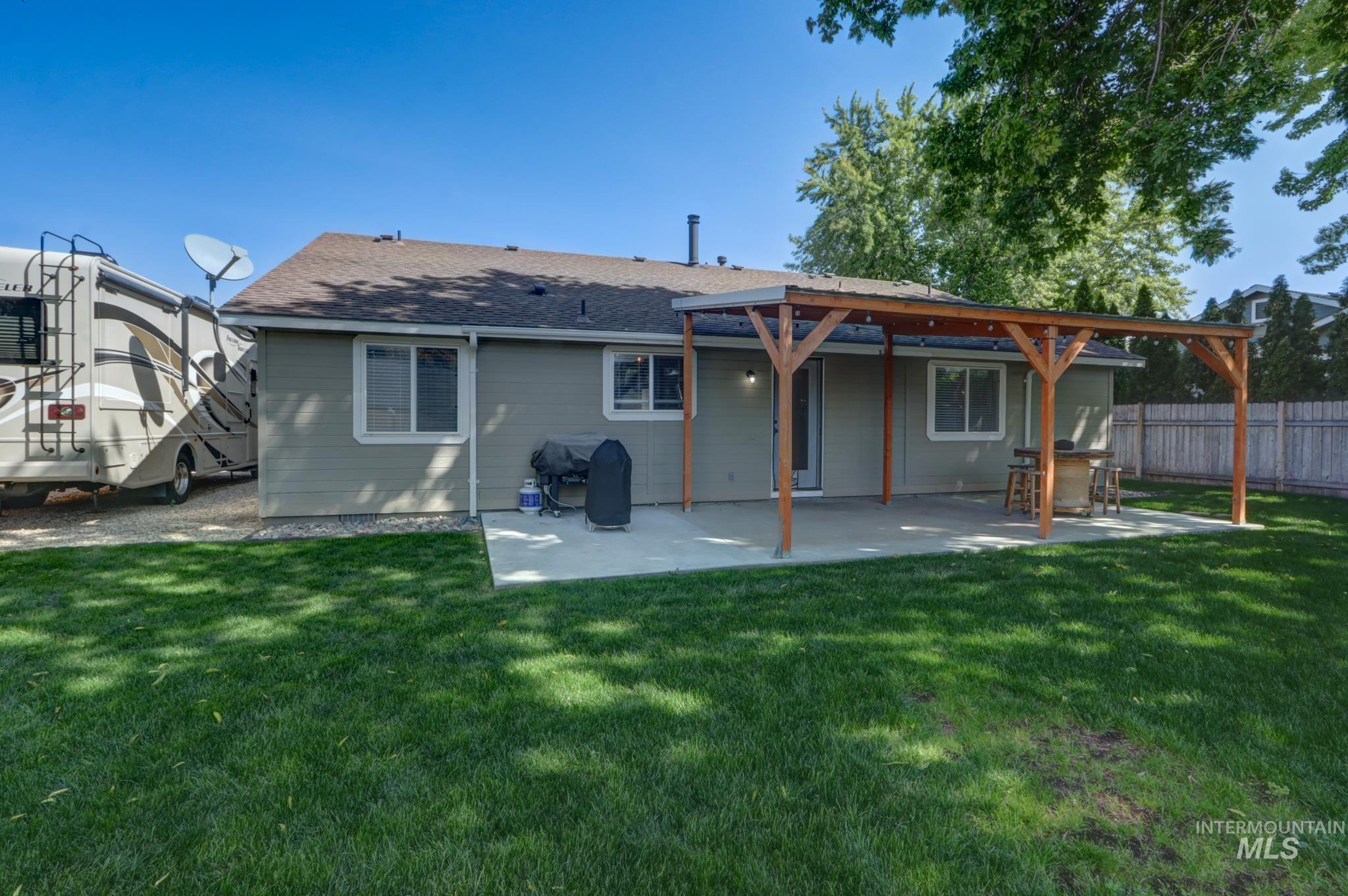 985 W Greenhead St, Meridian, Idaho 83642, 4 Bedrooms, 2 Bathrooms, Residential For Sale, Price $450,000,MLS 99000679