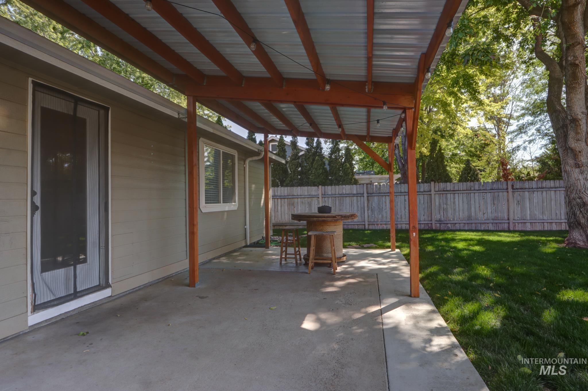 985 W Greenhead St, Meridian, Idaho 83642, 4 Bedrooms, 2 Bathrooms, Residential For Sale, Price $450,000,MLS 99000679