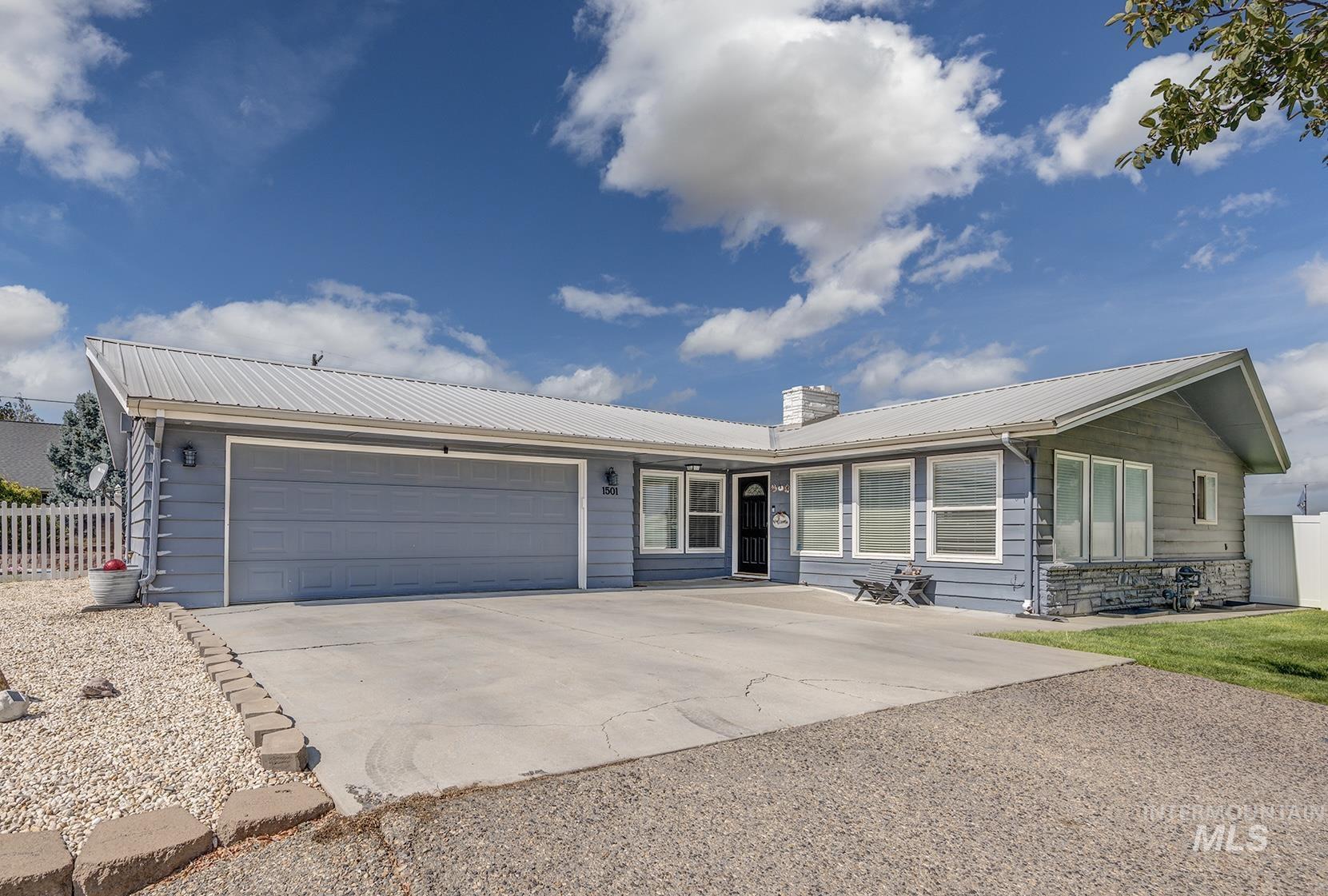 1501 Horning Way, Ontario, Oregon 97914, 5 Bedrooms, 3 Bathrooms, Residential For Sale, Price $475,000,MLS 99000685