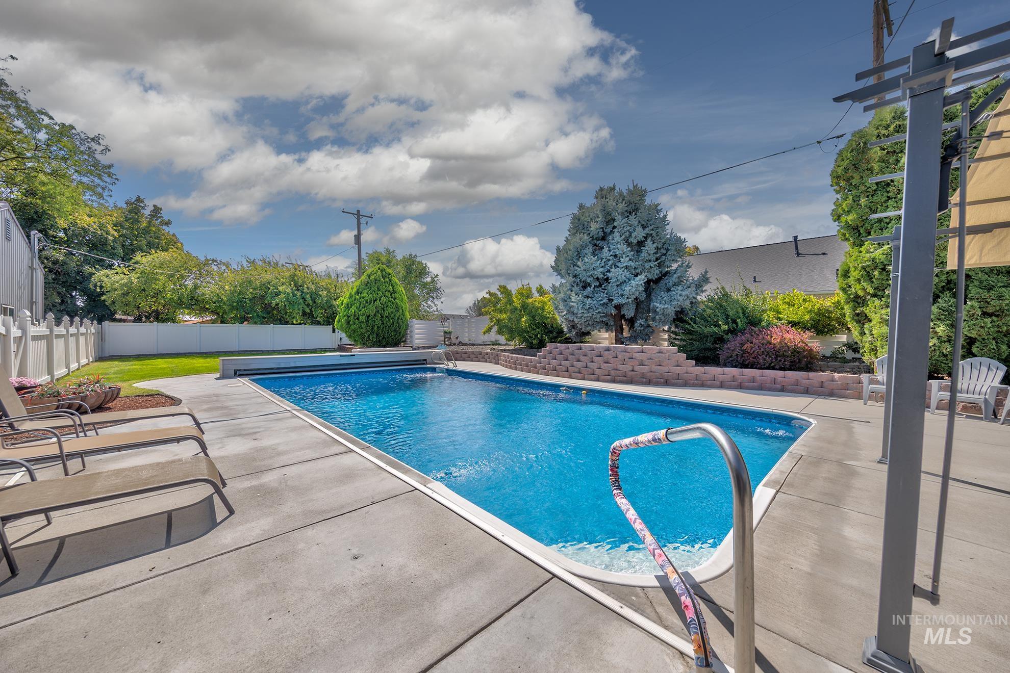1501 Horning Way, Ontario, Oregon 97914, 5 Bedrooms, 3 Bathrooms, Residential For Sale, Price $475,000,MLS 99000685