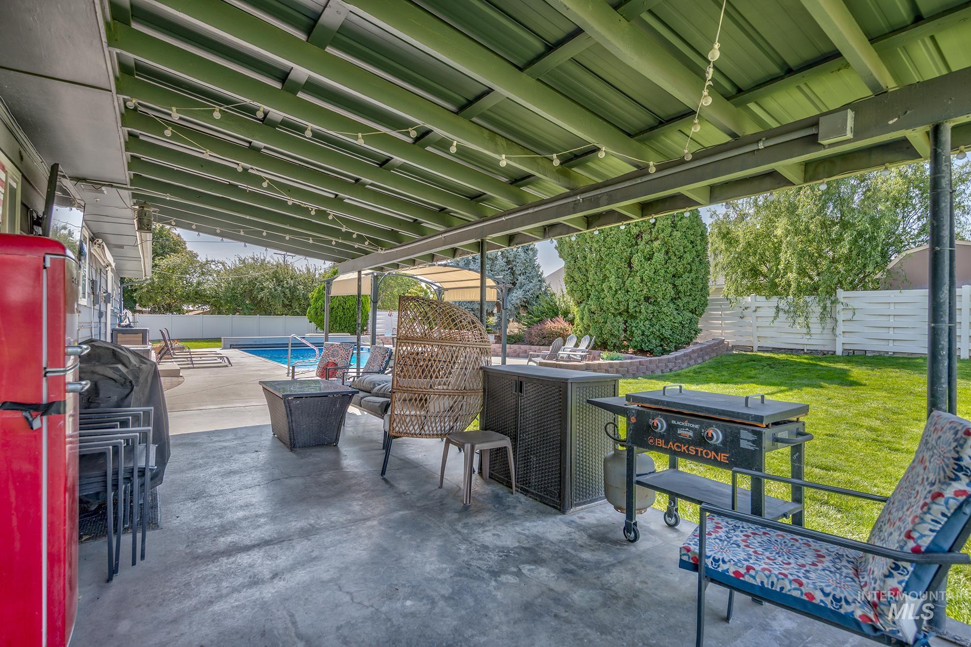 1501 Horning Way, Ontario, Oregon 97914, 5 Bedrooms, 3 Bathrooms, Residential For Sale, Price $475,000,MLS 99000685
