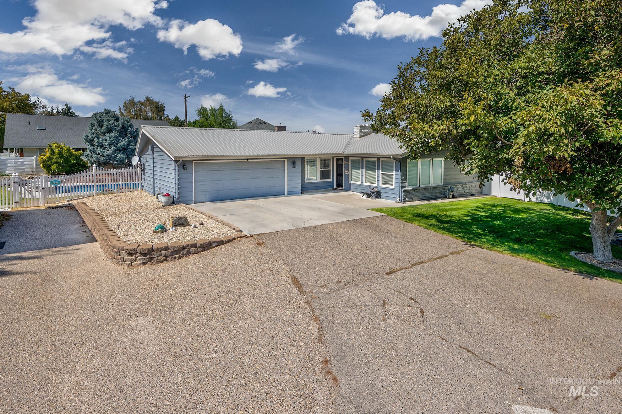 1501 Horning Way, Ontario, Oregon 97914, 5 Bedrooms, 3 Bathrooms, Residential For Sale, Price $475,000,MLS 99000685