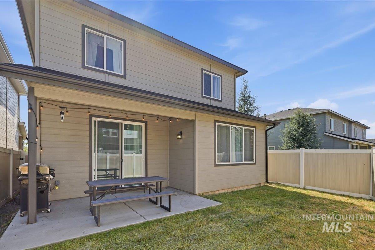 2012 W Bella Lane, Nampa, Idaho 83651, 3 Bedrooms, 2.5 Bathrooms, Residential For Sale, Price $382,900,MLS 99000687
