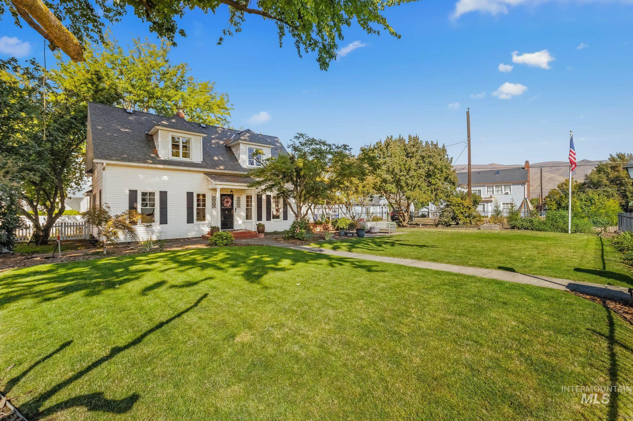 320 4th Street, Lewiston, Idaho 83501, 4 Bedrooms, 3 Bathrooms, Residential For Sale, Price $529,000,MLS 99000689