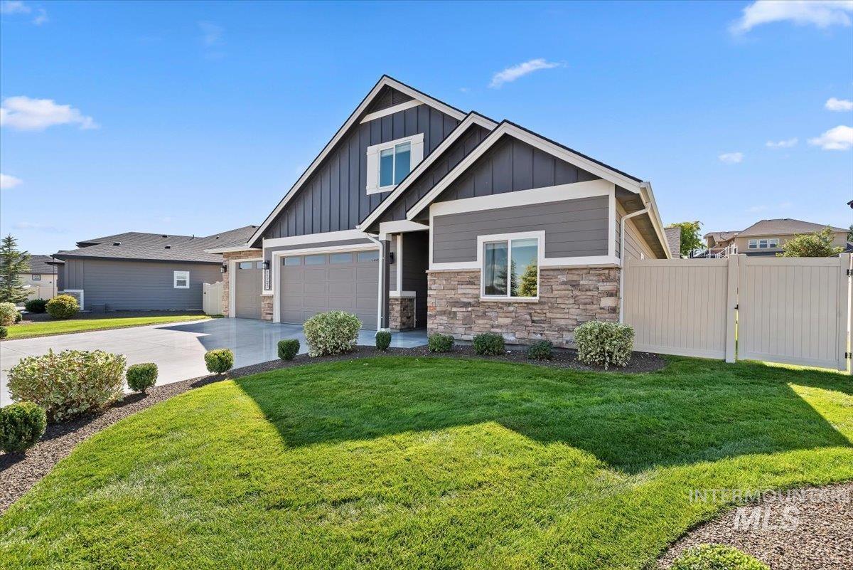 11723 W Rana Dr., Nampa, Idaho 83686, 4 Bedrooms, 3 Bathrooms, Residential For Sale, Price $699,900,MLS 99000690
