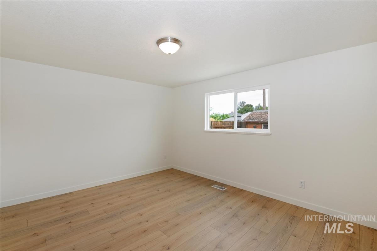 208 Young Ave., Nampa, Idaho 83651, 3 Bedrooms, 1 Bathroom, Residential For Sale, Price $329,900, 99000691