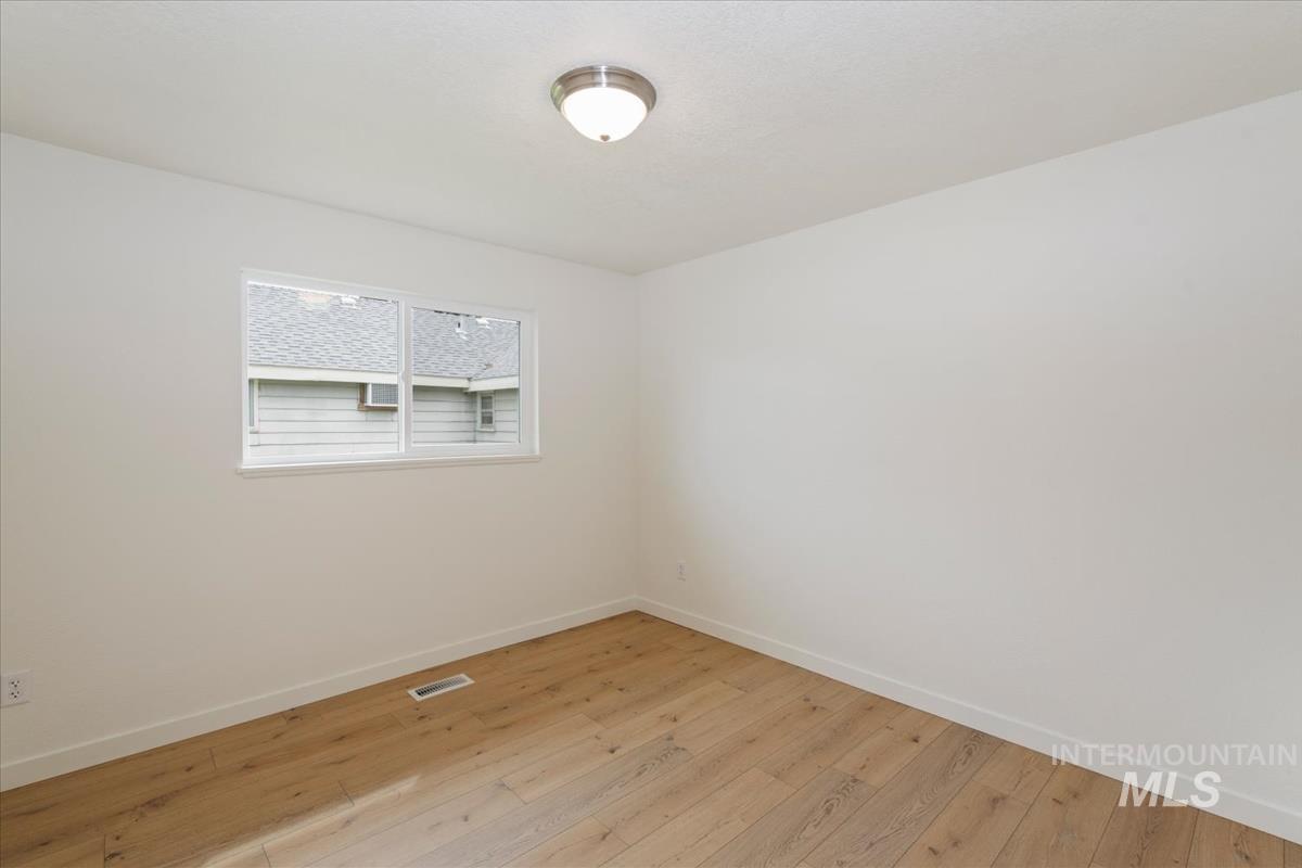 208 Young Ave., Nampa, Idaho 83651, 3 Bedrooms, 1 Bathroom, Residential For Sale, Price $329,900, 99000691