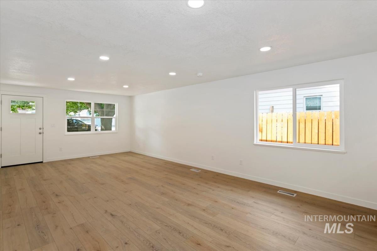 208 Young Ave., Nampa, Idaho 83651, 3 Bedrooms, 1 Bathroom, Residential For Sale, Price $329,900, 99000691
