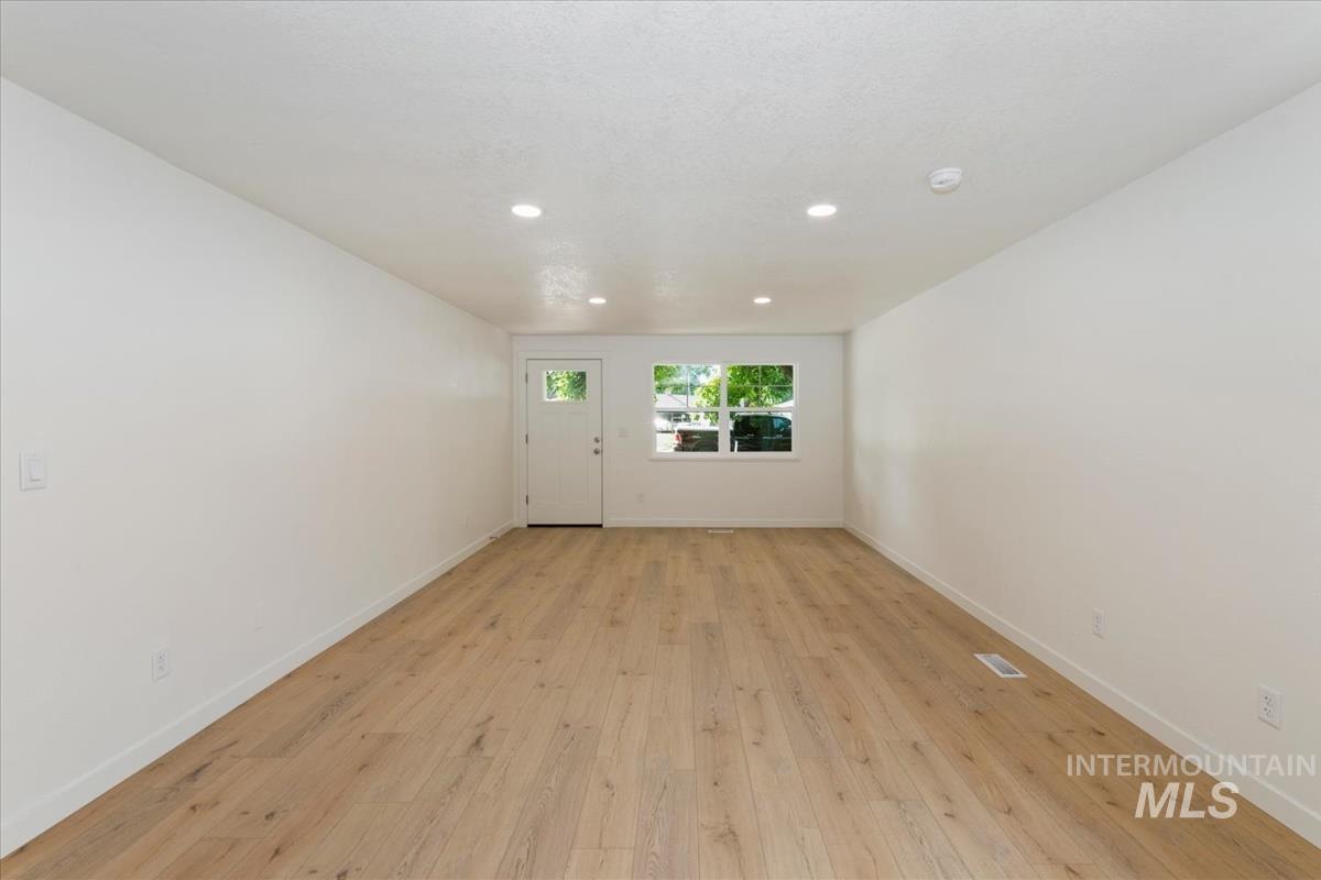 208 Young Ave., Nampa, Idaho 83651, 3 Bedrooms, 1 Bathroom, Residential For Sale, Price $329,900, 99000691