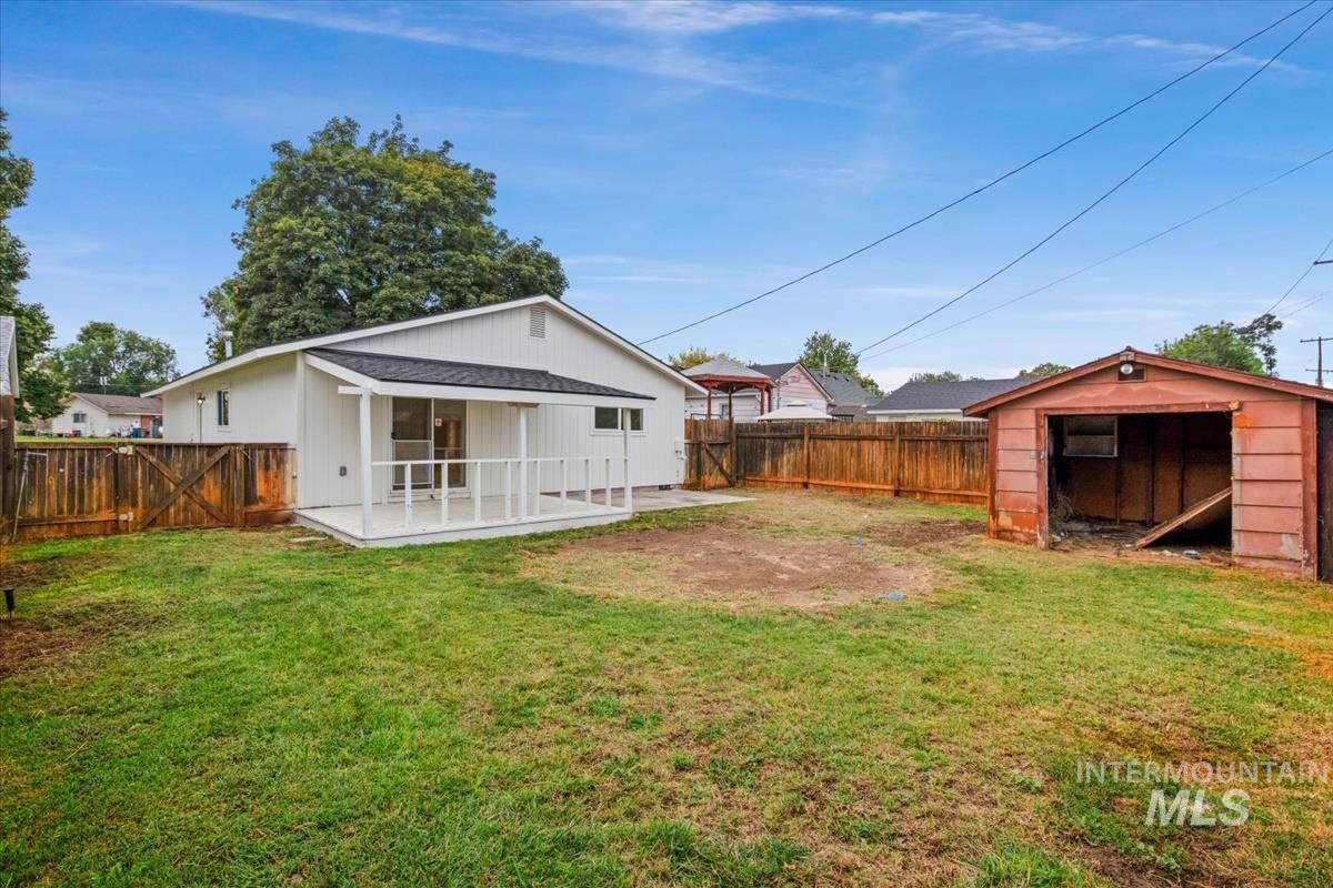 208 Young Ave., Nampa, Idaho 83651, 3 Bedrooms, 1 Bathroom, Residential For Sale, Price $329,900, 99000691