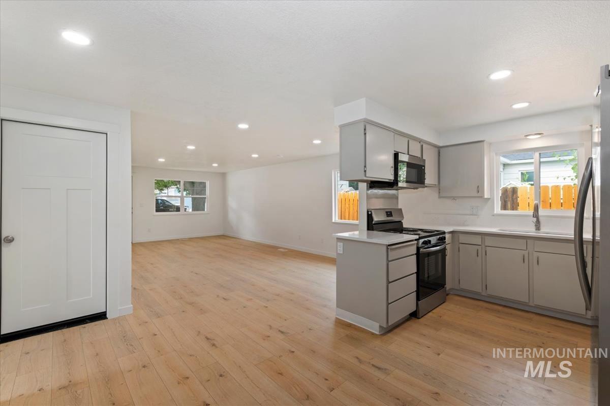 208 Young Ave., Nampa, Idaho 83651, 3 Bedrooms, 1 Bathroom, Residential For Sale, Price $329,900, 99000691