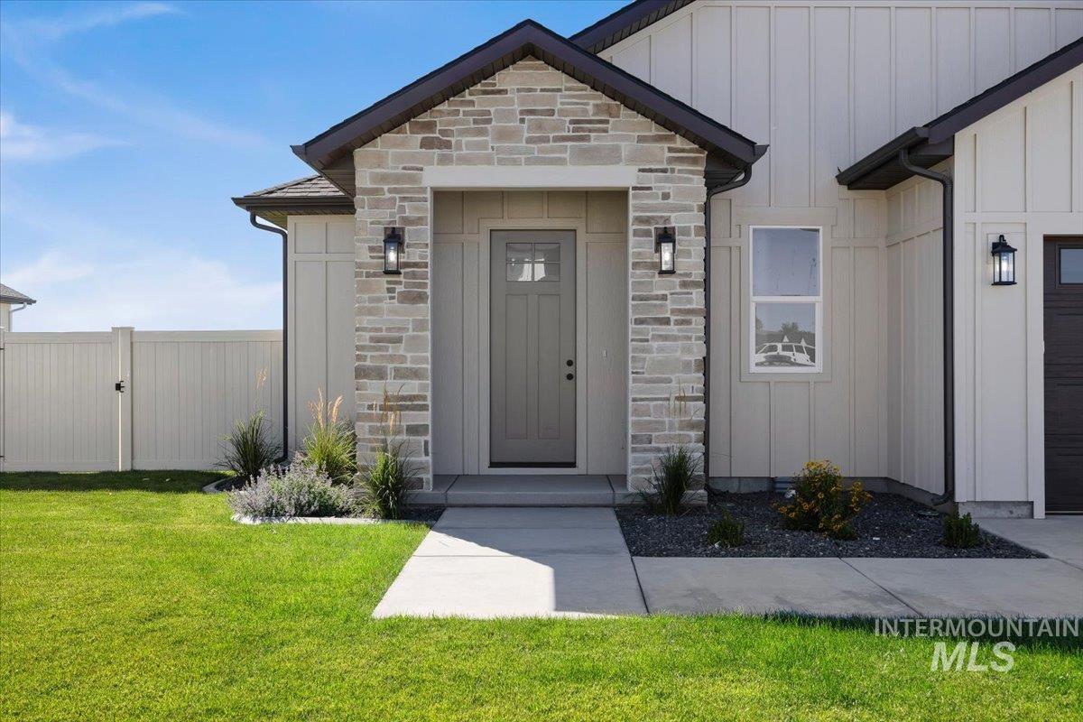 563 Moonstone Rd, Kimberly, Idaho 83341, 4 Bedrooms, 2.5 Bathrooms, Residential For Sale, Price $549,000,MLS 99000693