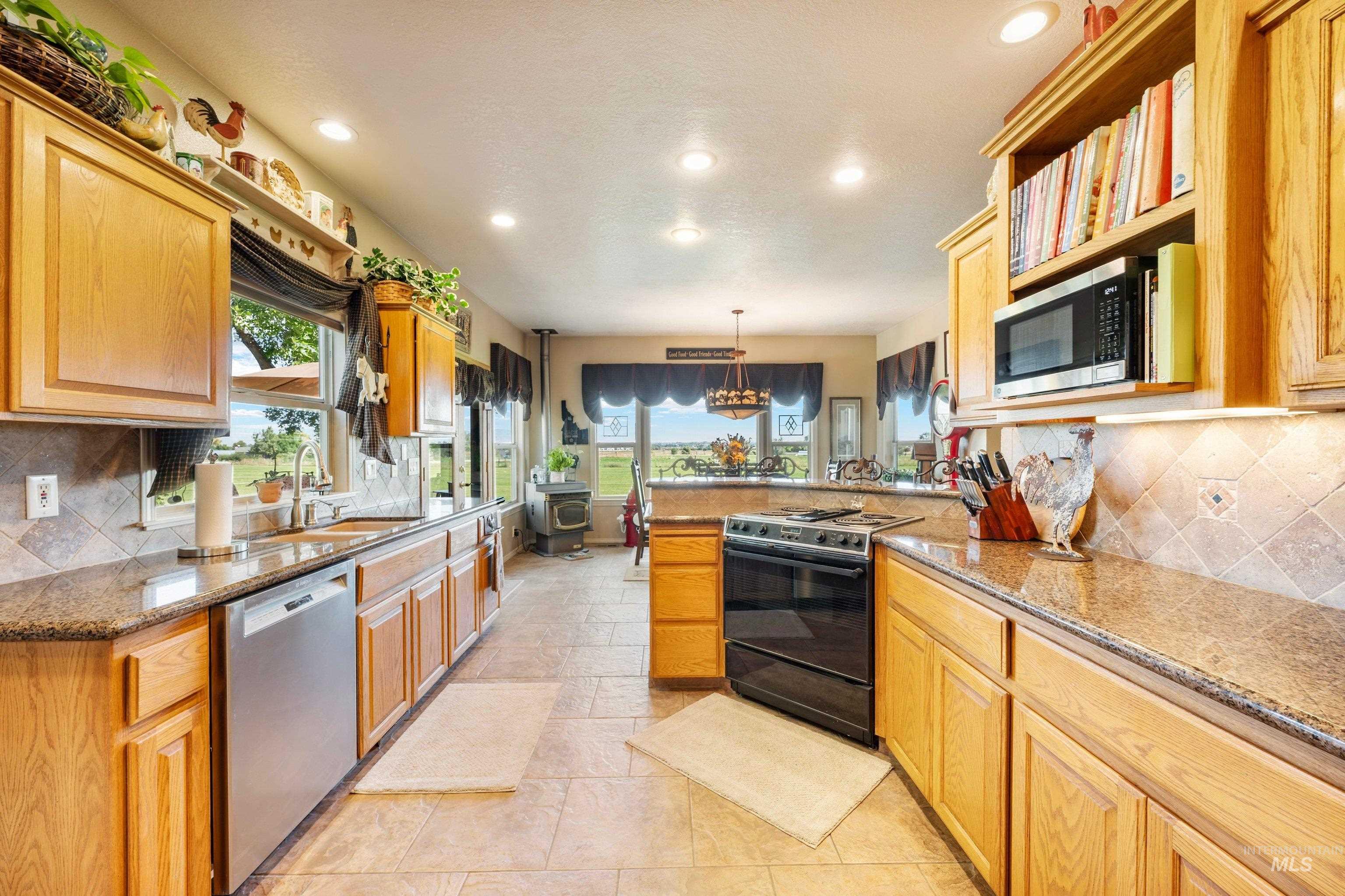 479 E King Rd, Kuna, Idaho 83634, 3 Bedrooms, 2 Bathrooms, Residential For Sale, Price $1,500,000,MLS 99000697