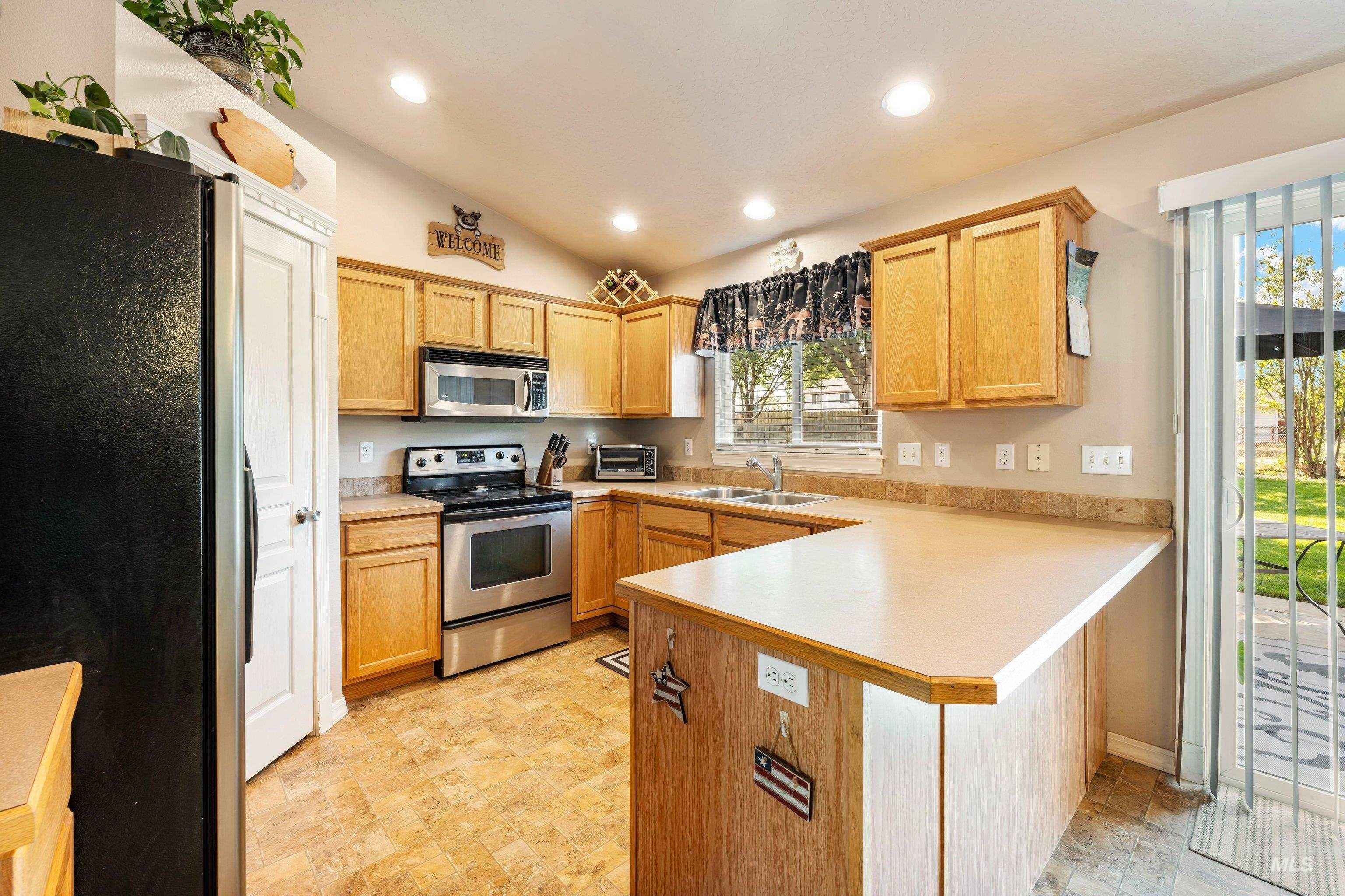 301 N Summerwind Dr, Nampa, Idaho 83651, 4 Bedrooms, 3 Bathrooms, Residential For Sale, Price $429,000, 99000699