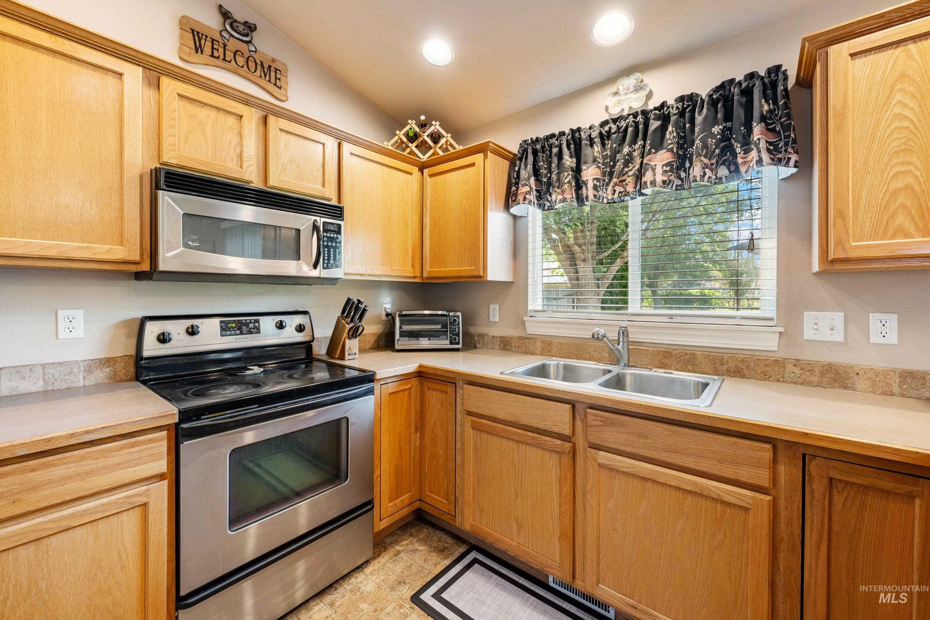 301 N Summerwind Dr, Nampa, Idaho 83651, 4 Bedrooms, 3 Bathrooms, Residential For Sale, Price $429,000, 99000699