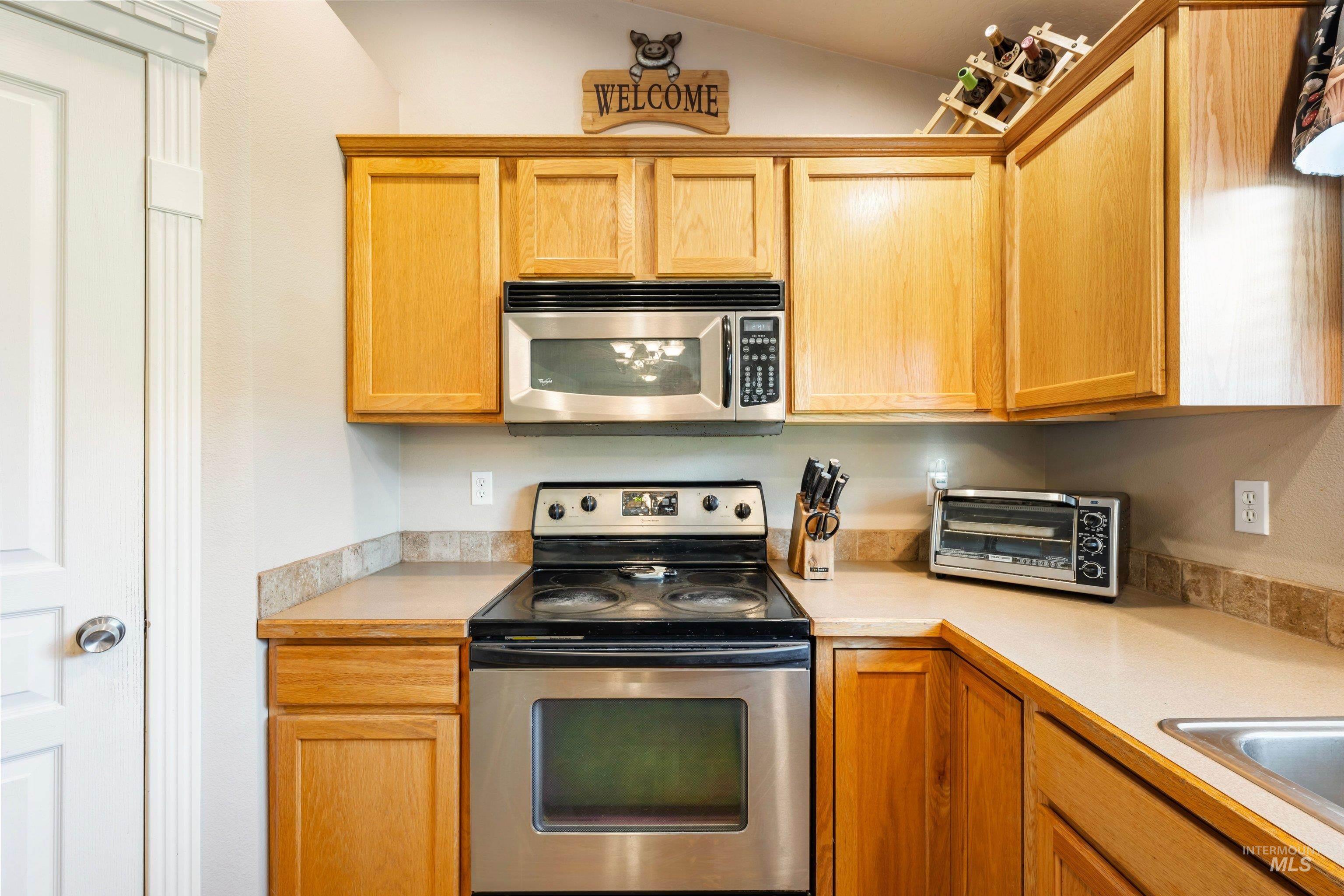 301 N Summerwind Dr, Nampa, Idaho 83651, 4 Bedrooms, 3 Bathrooms, Residential For Sale, Price $429,000, 99000699