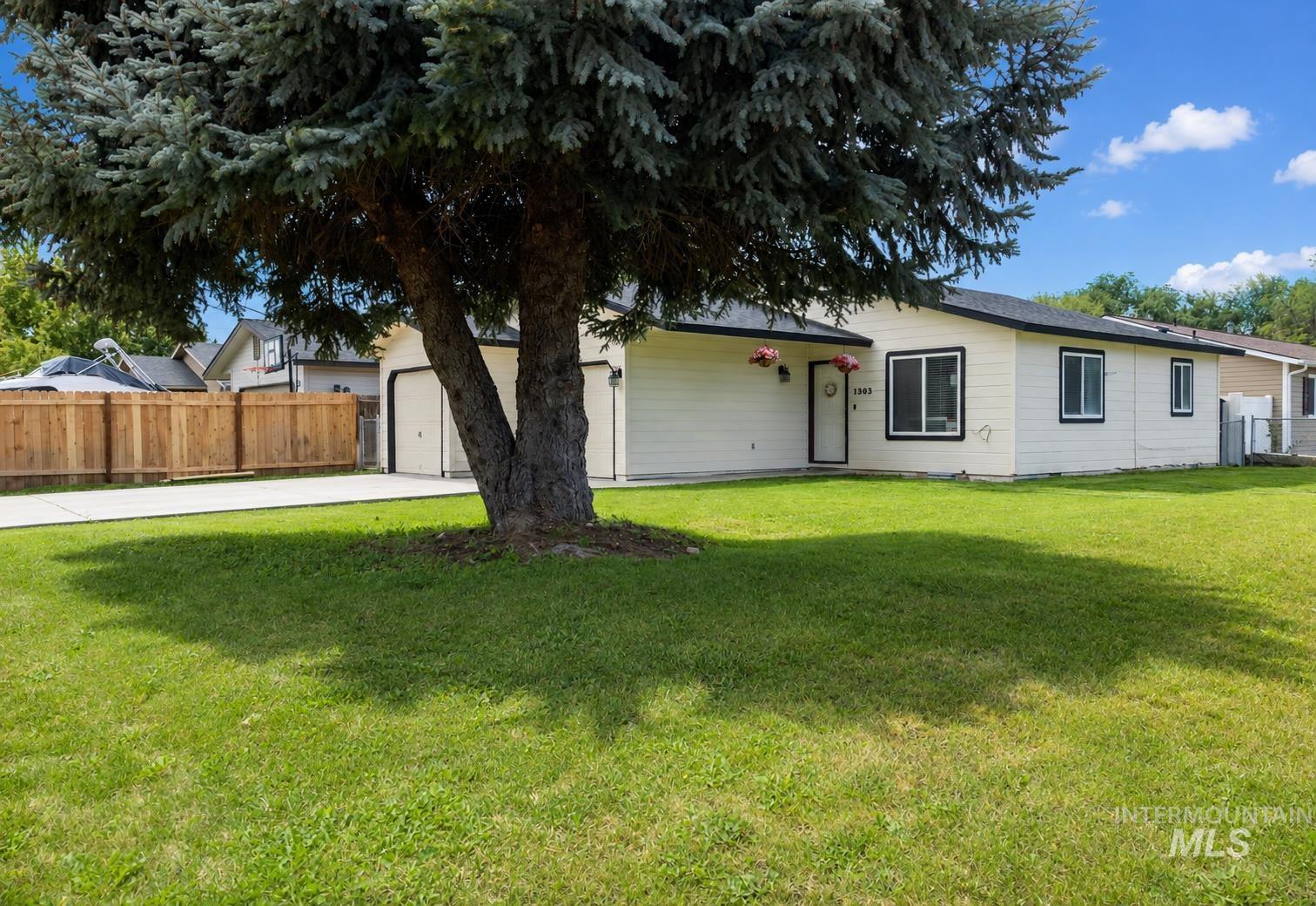 1303 S Elder St, Nampa, Idaho 83686, 3 Bedrooms, 2 Bathrooms, Residential For Sale, Price $352,000, 99000713