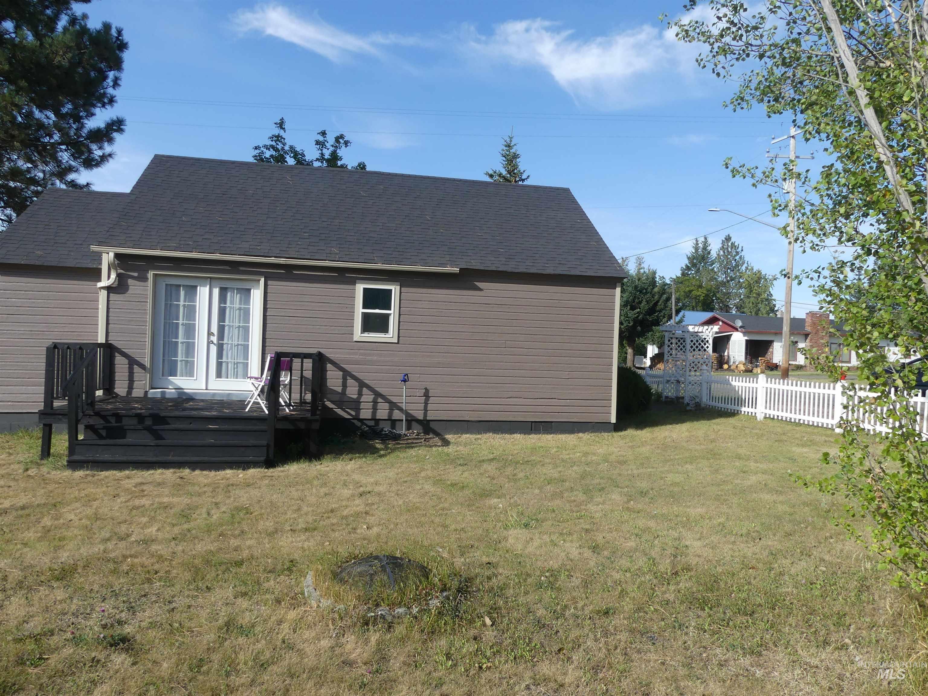 321 Spaulding Ave, Winchester, Idaho 83555, 2 Bedrooms, 1 Bathroom, Residential For Sale, Price $235,000, 99000717